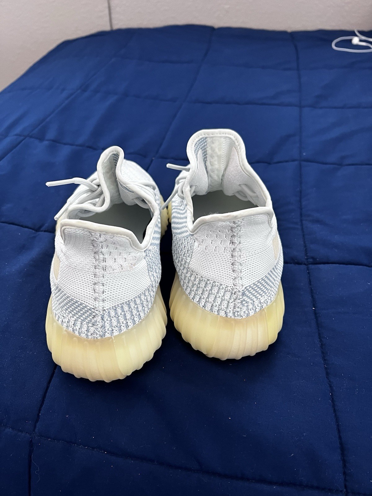 adidas Yeezy Boost 350 V2 Cloud non reflective size 11.5 “no box” worn once