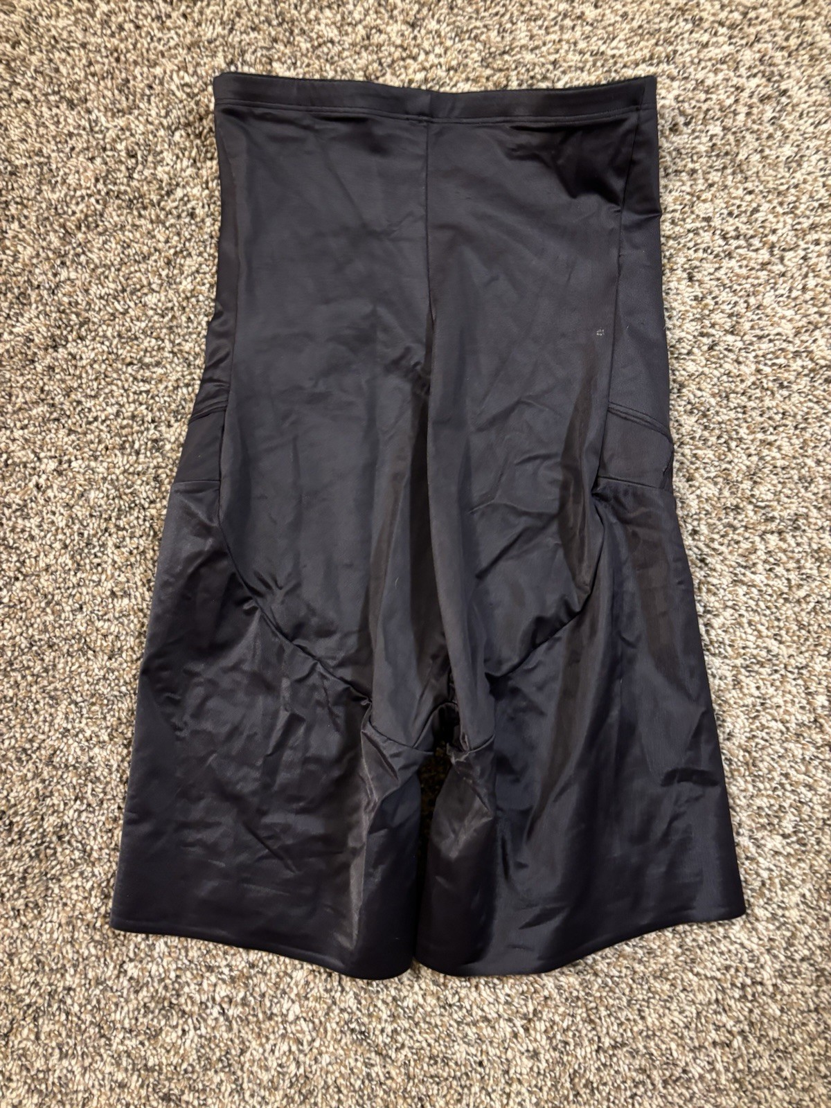 SlimShaper by Miracle Brands Black High-Waisted Thigh Slimmer. Size: Medium.