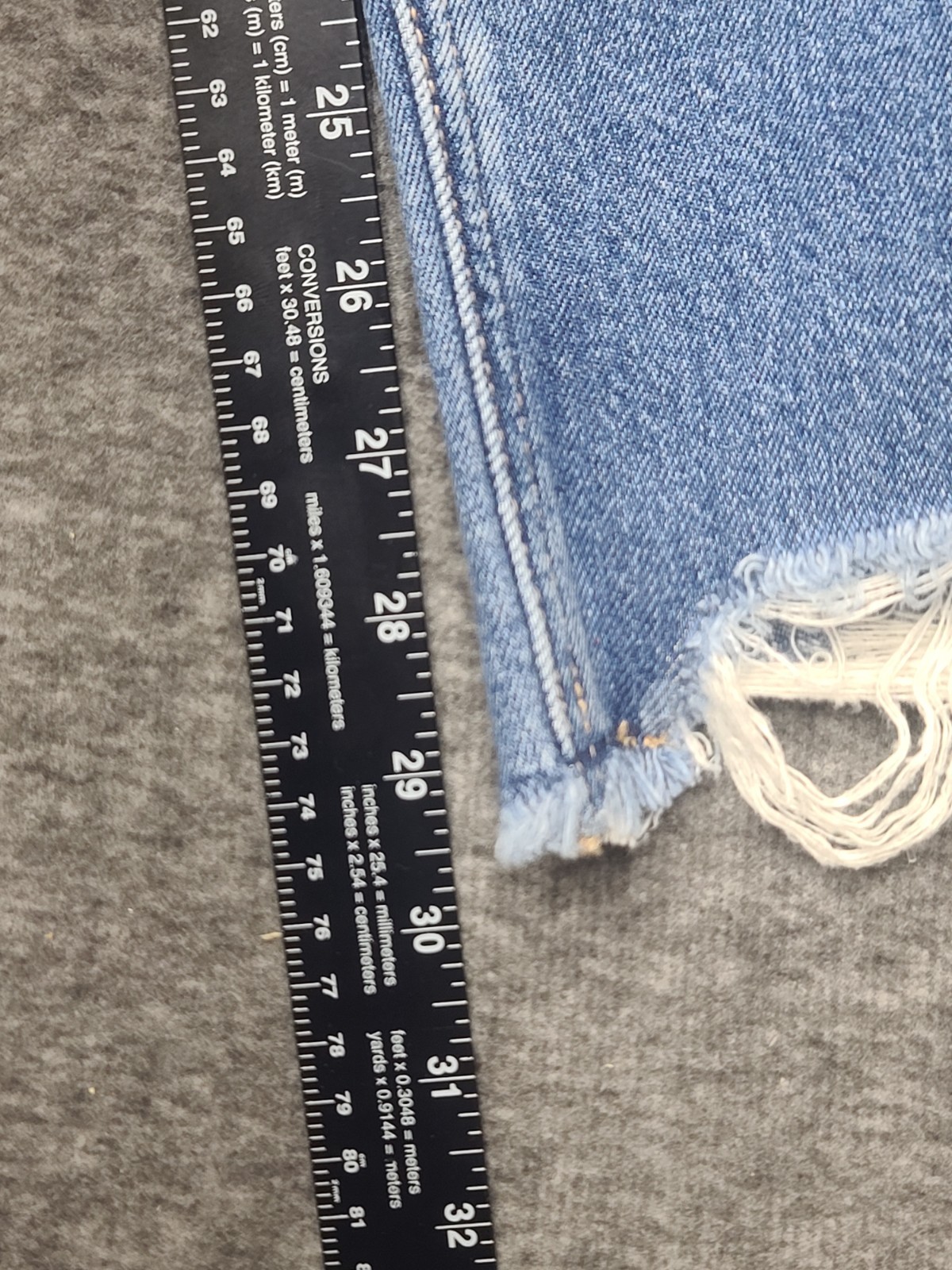 American Eagle Strigid Mom Jeans 6 28W Bright Star High Rise Destructed NWT