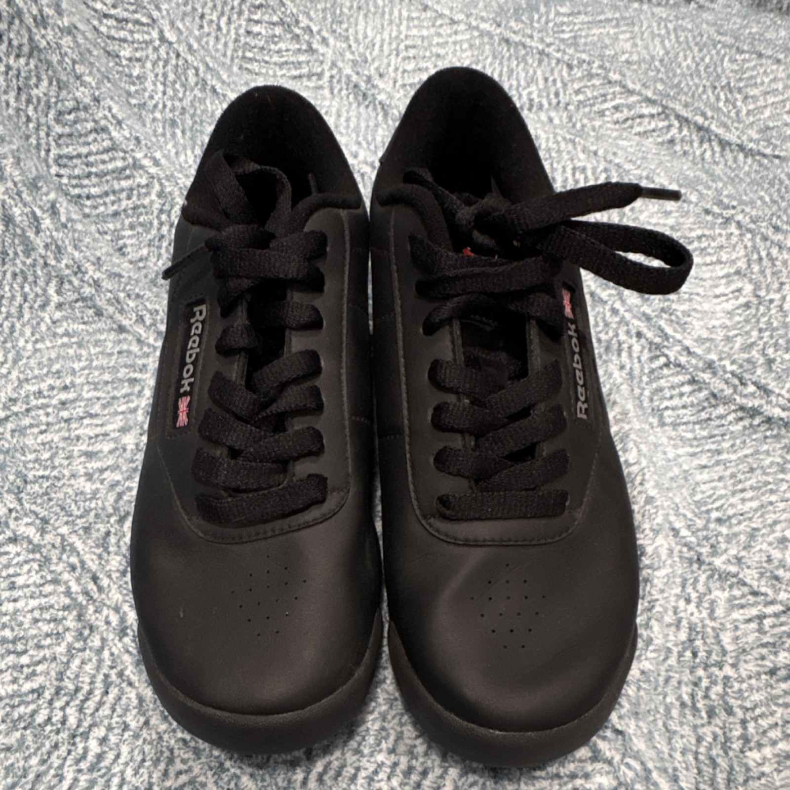 Reebok Classic Black Lace Up Low Top Cushioned Sneakers Rubber Sole 1Y3501-816