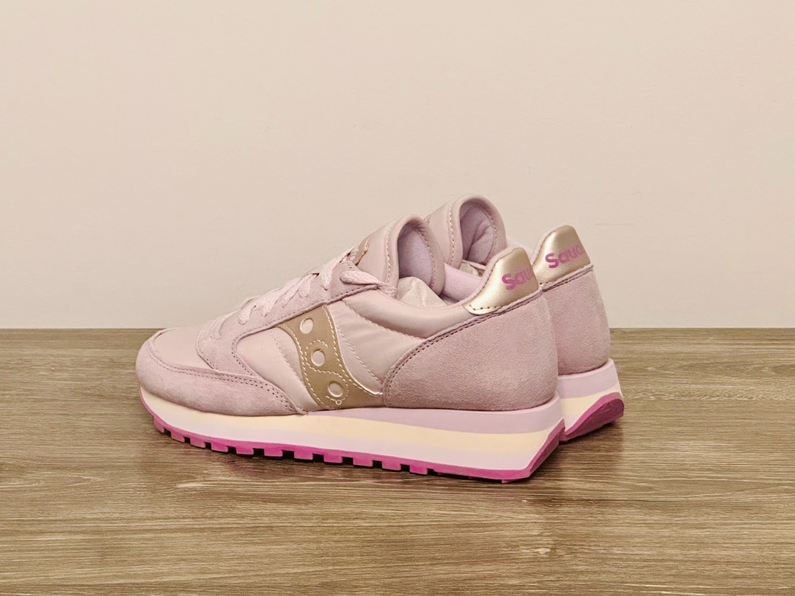 Size 6 Women’s – Saucony Jazz Triple (Orchid | Metallic) w/ Extra Laces