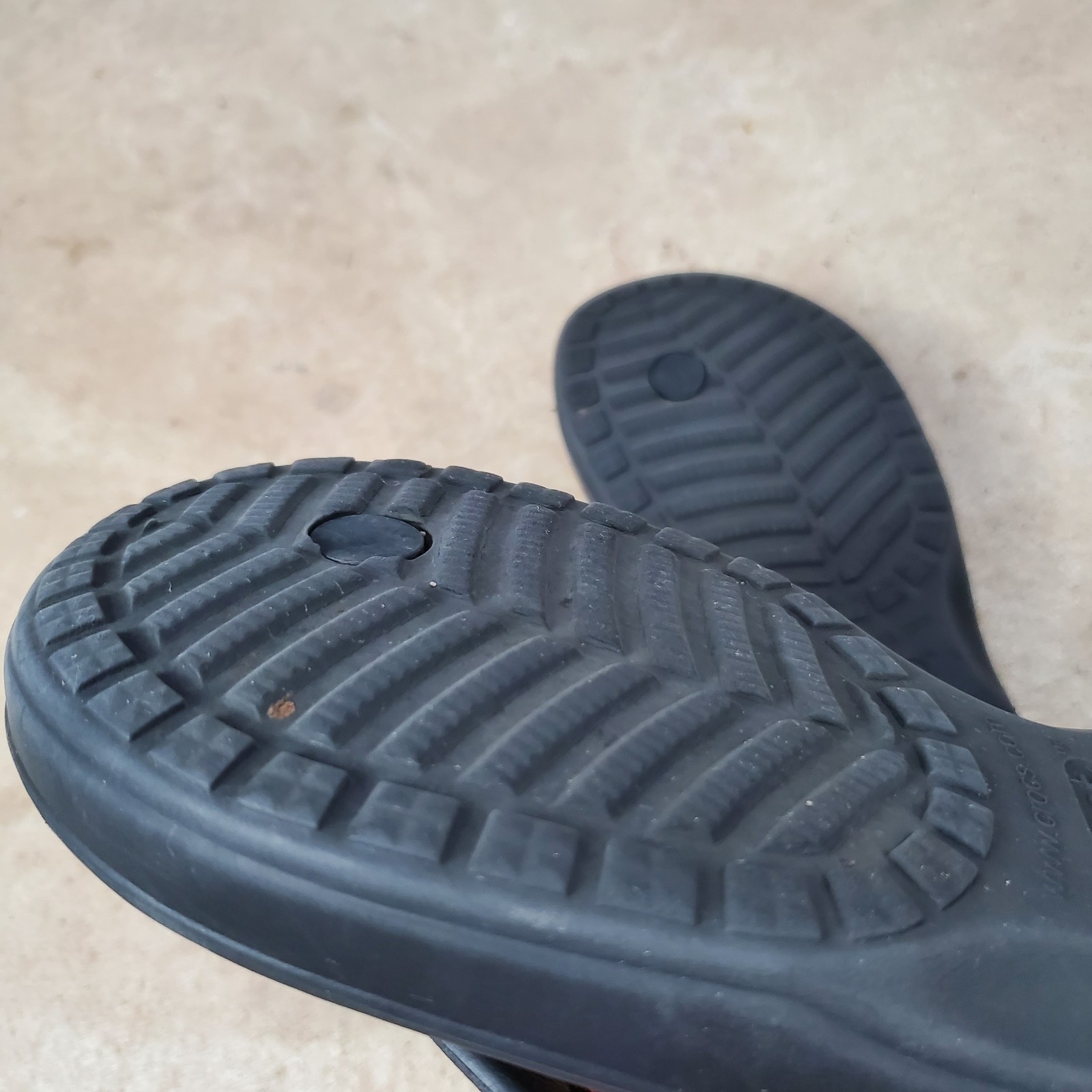 Crocs Baya II Flip Flops Men’s 9 Women’s 11 Black Sandals Slip On 208192