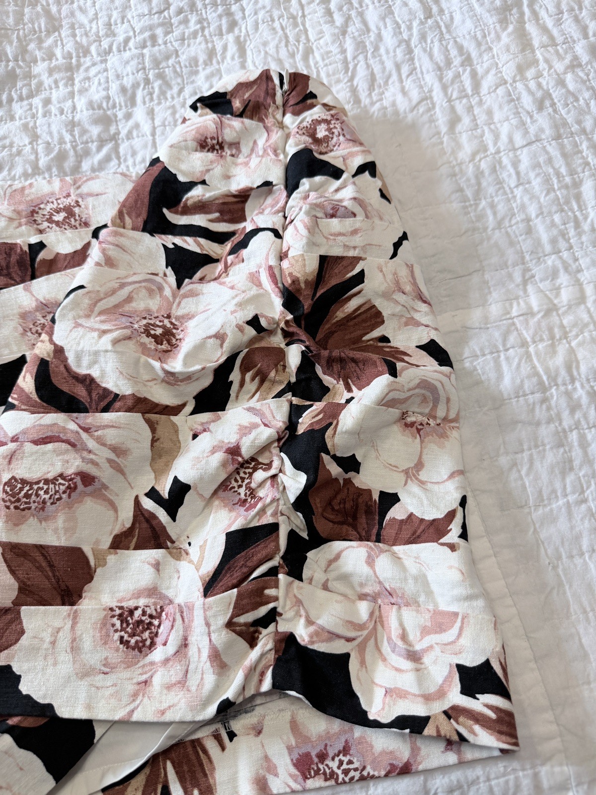 NWT Express Floral Linen-Blend Ruched Mini Skirt Size Large Roses Tiered