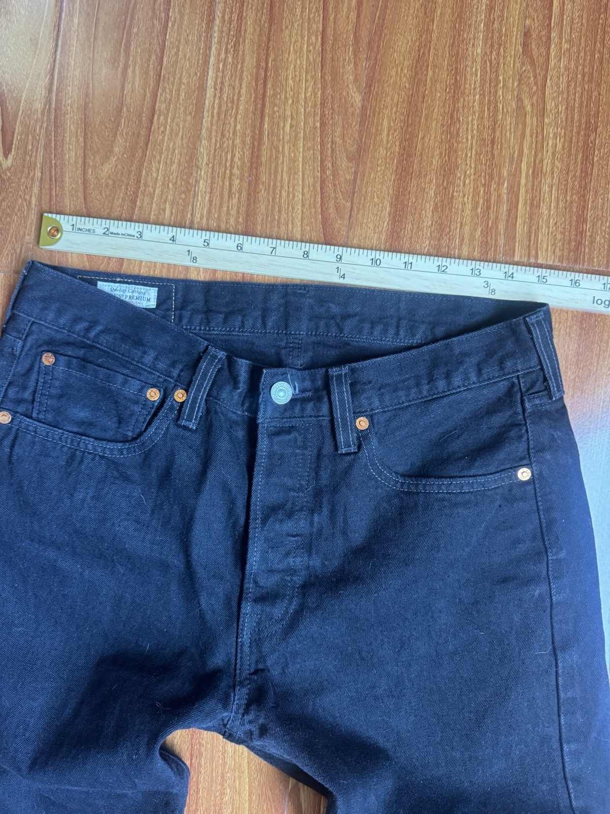 Levi’s Premium Men’s Black Straight Leg Regular Fit Mid Rise Denim Jeans