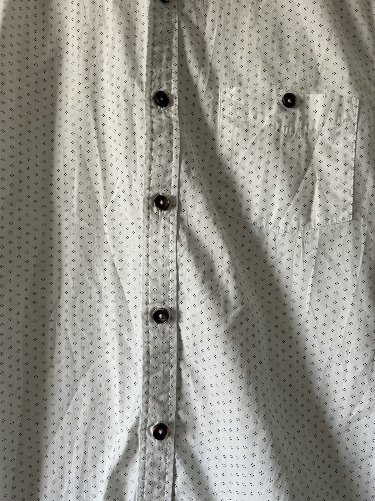 Seven Diamonds Men’s white geometric print short sleeve button up shirt size M