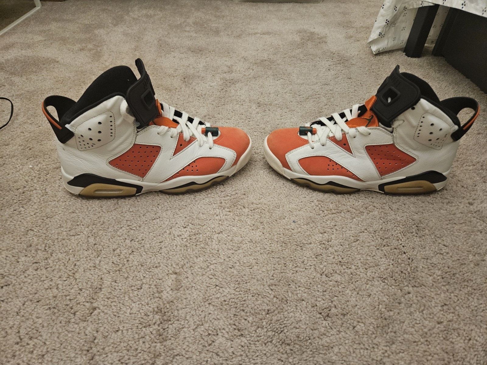 Jordan Air Jordan 6 Retro Men’s Lace-Up Sneakers White/Orange/Black w/ Box