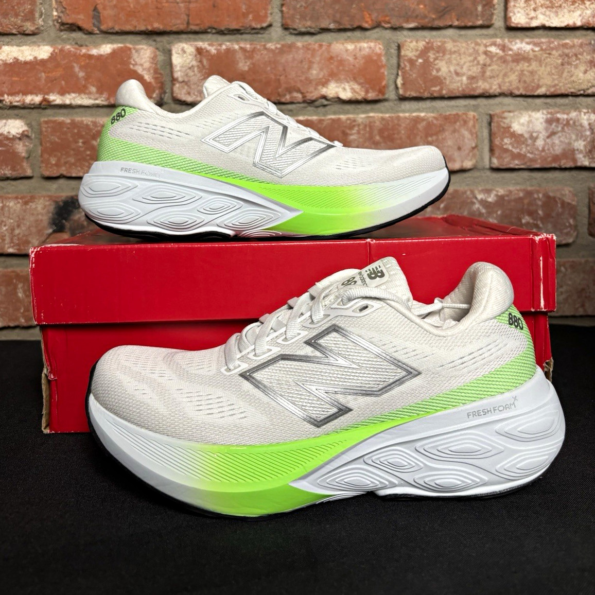 Size 5.5 – New balance fresh foam X880v15 Brand new Original box BW880D