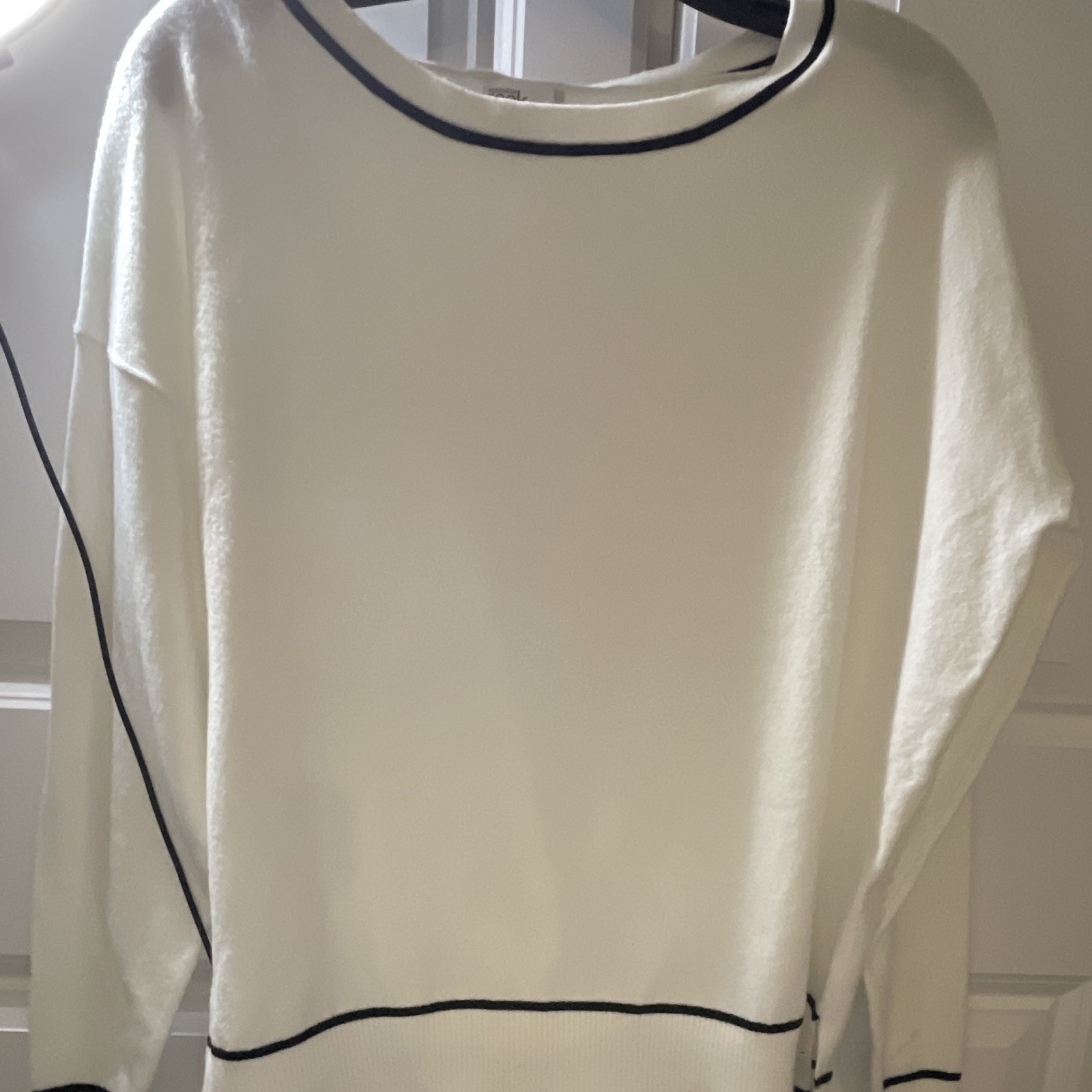 Nordstrom Rack Women’s Juniors Knit Crew Neck Long Sleeve Trim Sweater, M