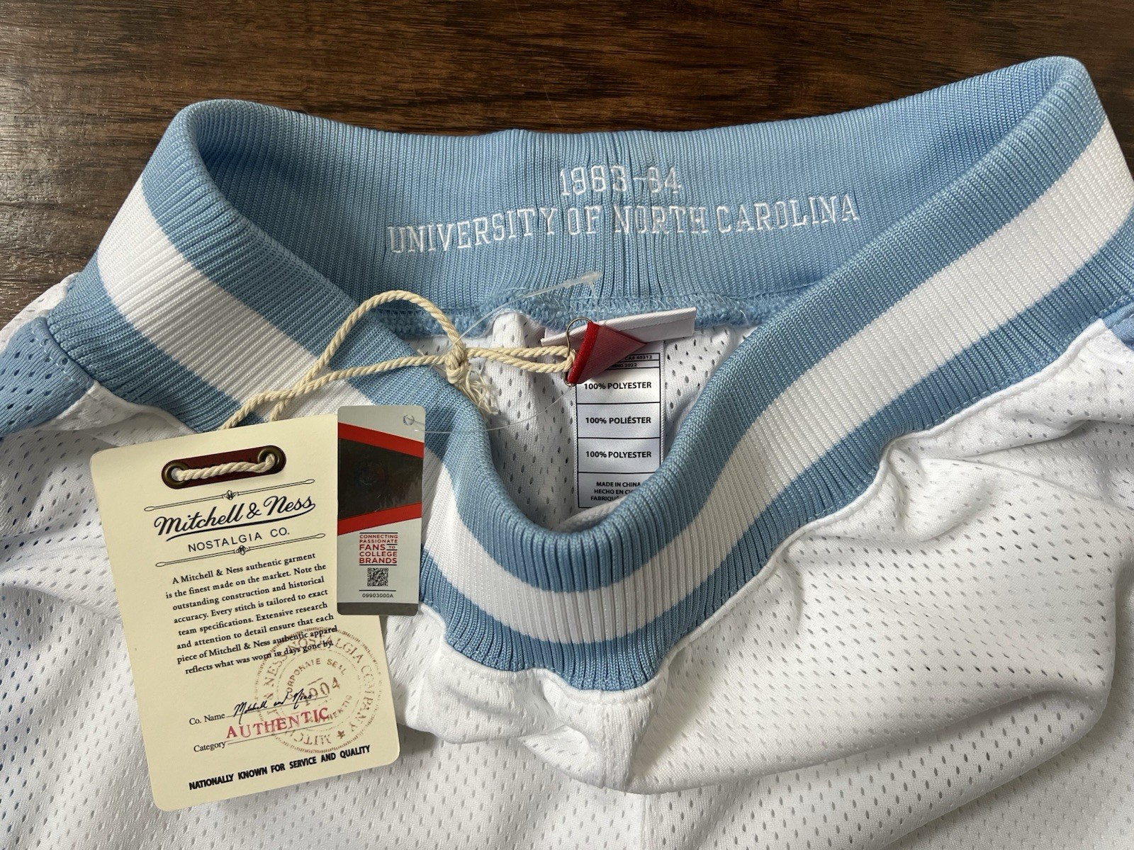 Mitchell & Ness North Carolina Tar Heels 1983 White Authentic Shorts M-2XL UNC