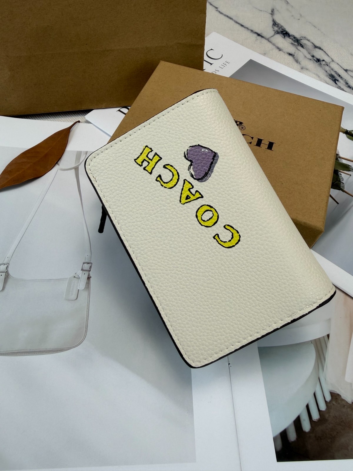 Medium Corner Zip Wallet With Sketch Print In Gold/Chalk CAO94 SHIP FROM US