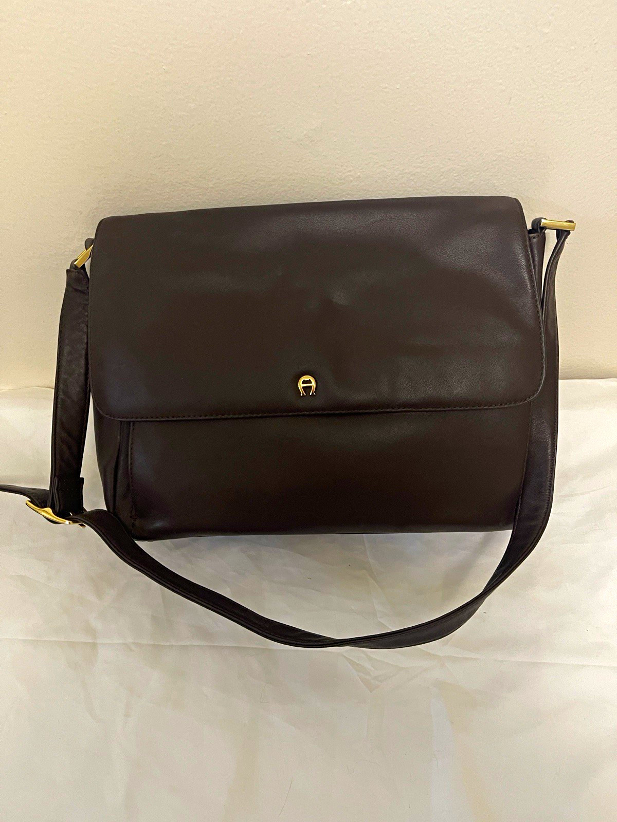 Etienne Aigner Brown Logo Shoulder Bag Magnetic & Zip Pockets Lined Gold