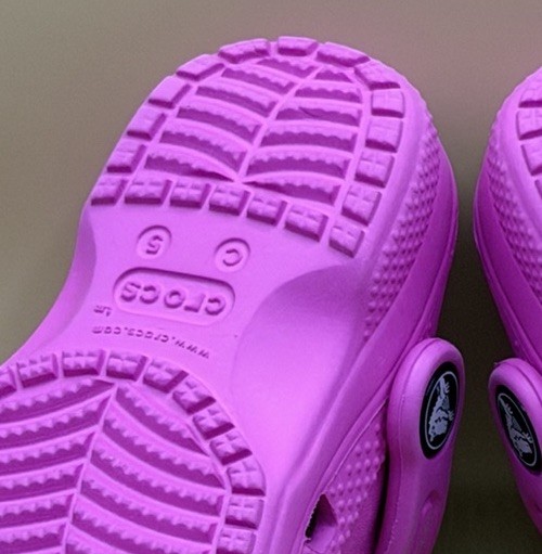 Crocs Classic Clog Unisex Kids Purple Size 5C Slip-On Rubber Clogs