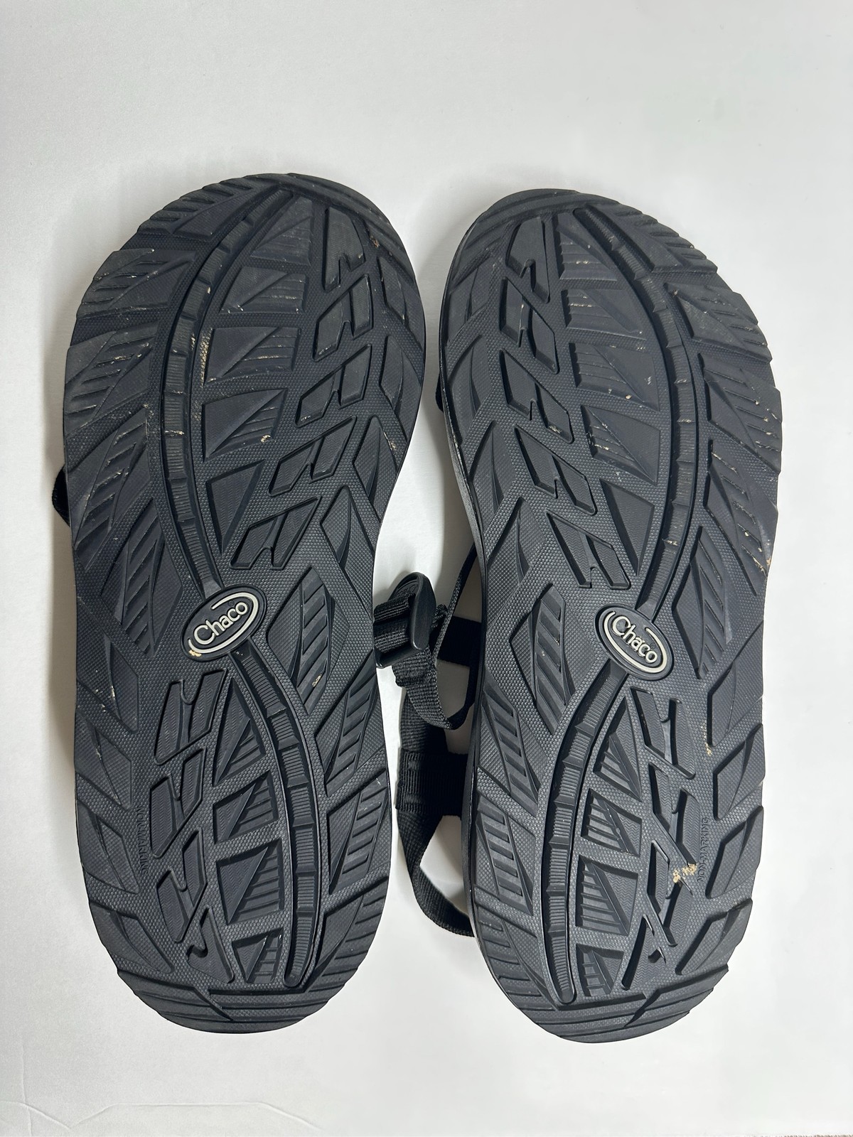Chaco Z2 Classic Men’s Sandals Black Strappy Toe Loop Hiking Sport Size 13