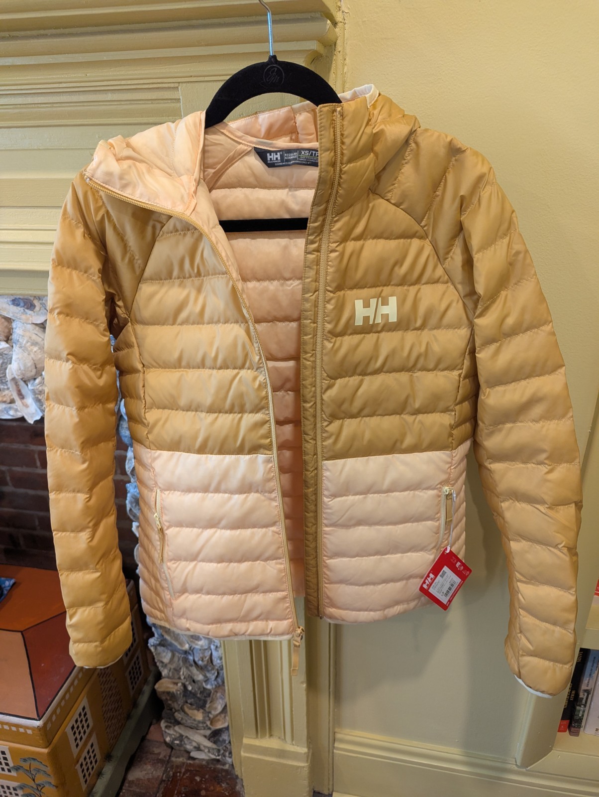 Helly Hansen Banff Hooded Puffer – Women’s Xs – Yellow Cream