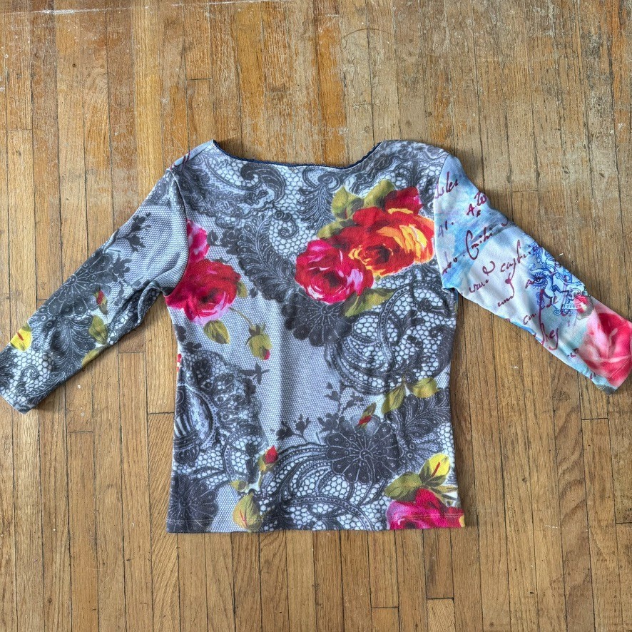 Y2k Yukiko Multicoloured floral print graphic top with 3/4 sleeves sz. m fairy