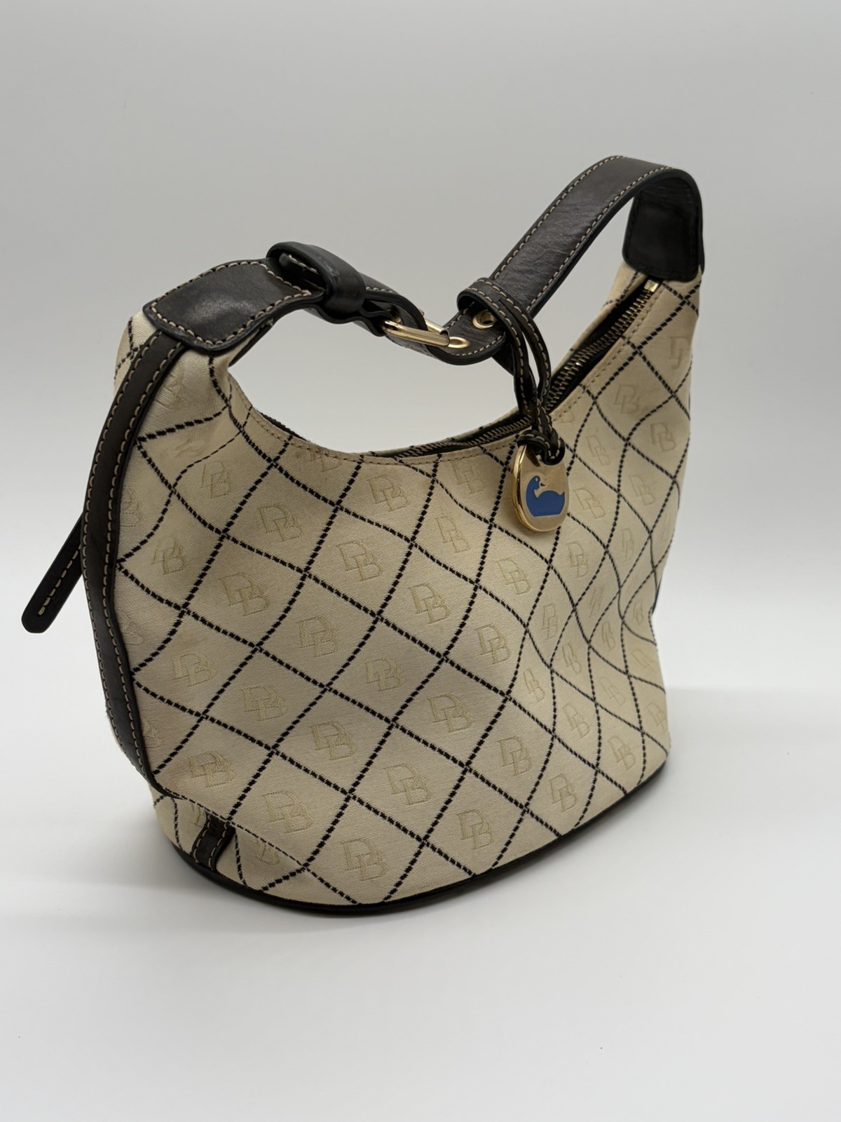 VTG Dooney & Bourke Cream Canvas Small Signature Hobo Shoulder Bucket Bag