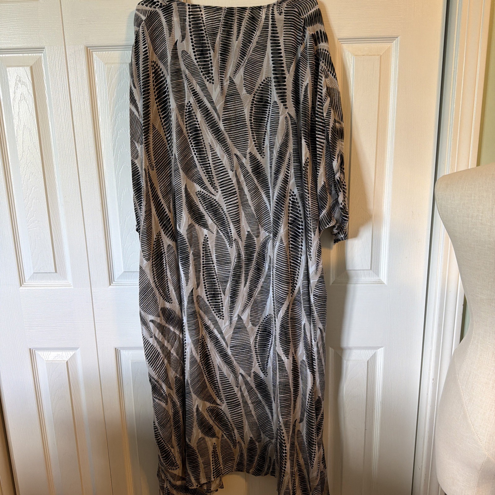 SELECTION BY ULLA POPKEN ~ WHITE WITH BLACK LEAVES TUNIC Kaftan DRESS 28/30 (9)