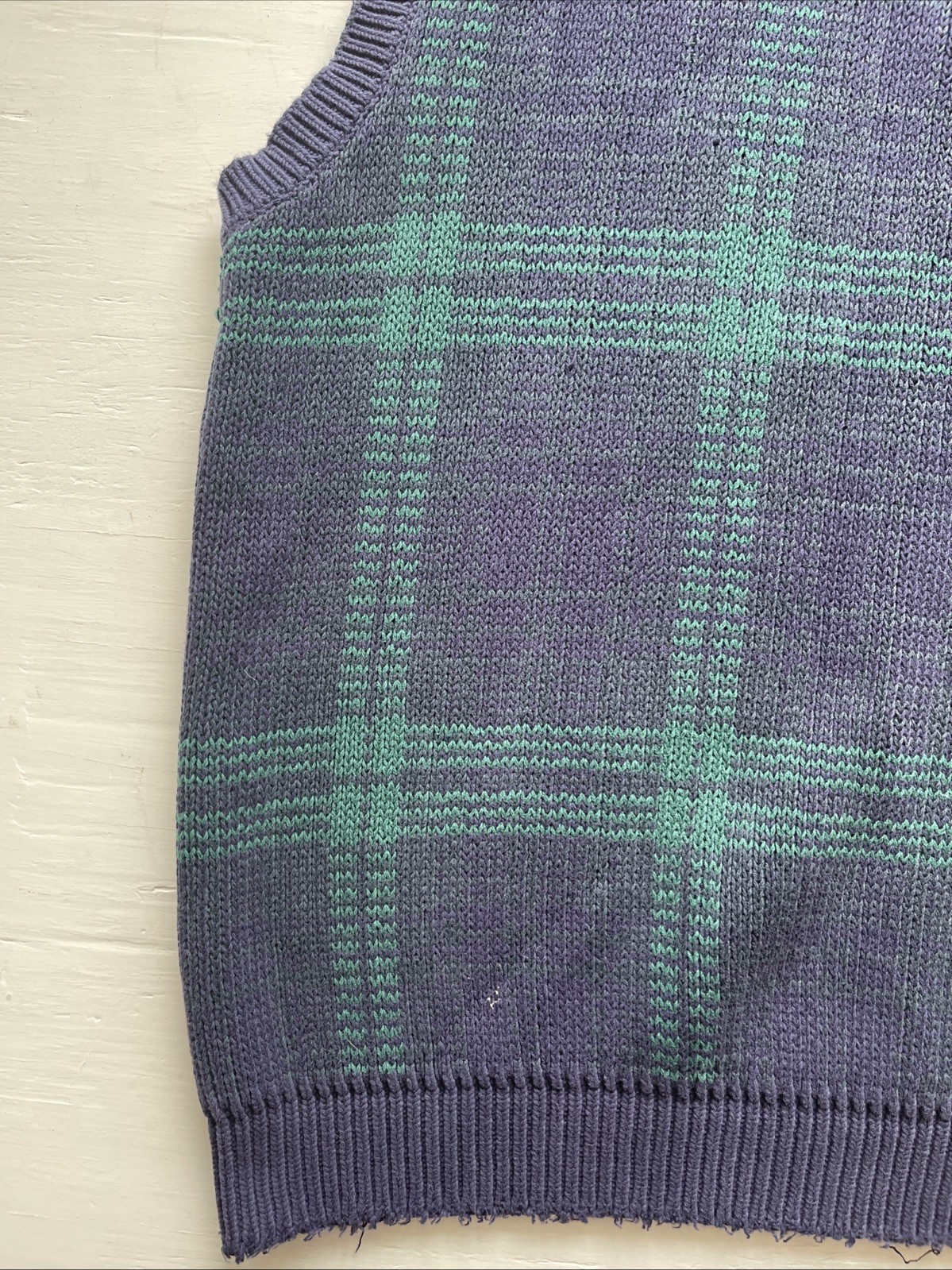 Vintage GAP Distressed Cotton Tartan Plaid Sweater Vest Pullover Men’s Small