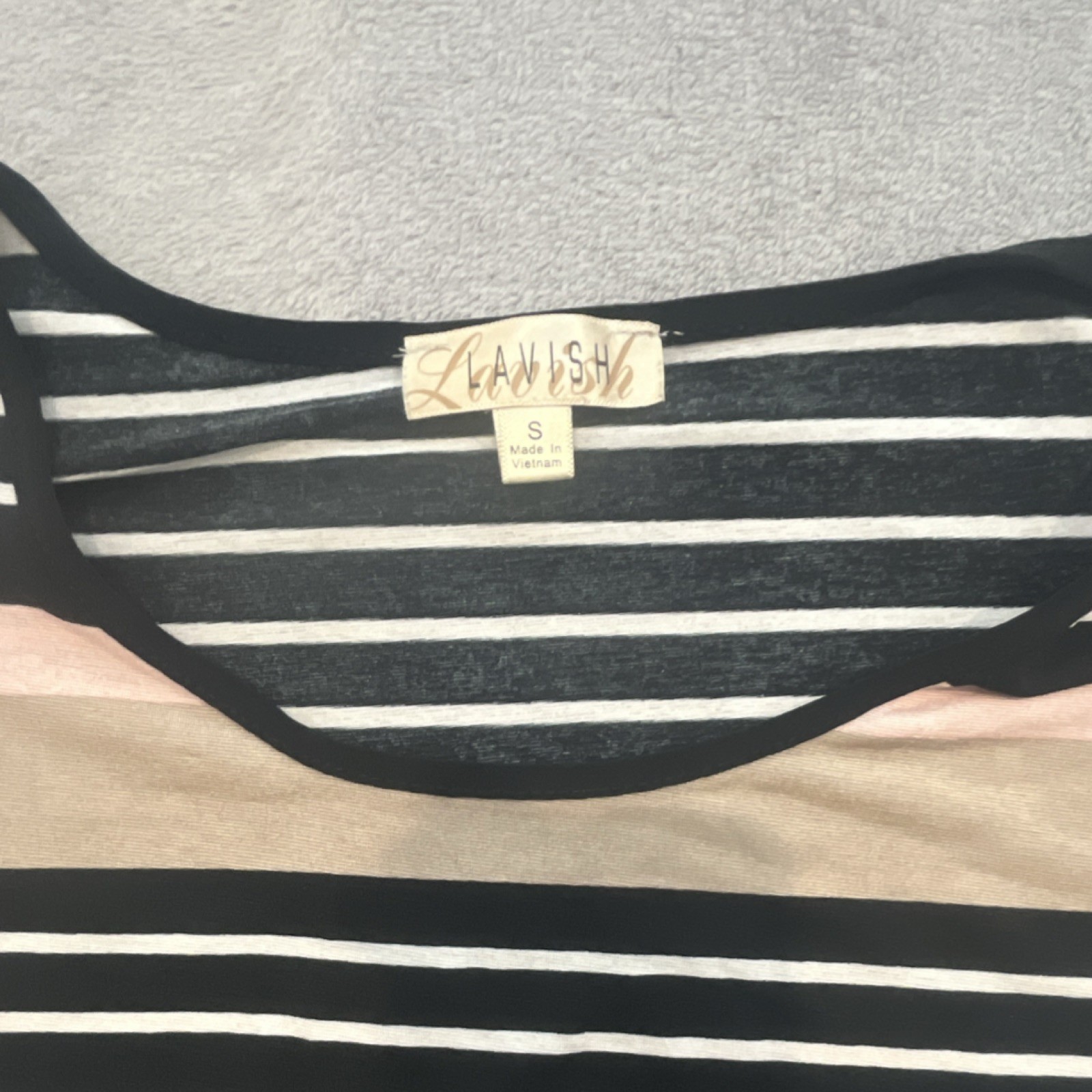 Lavish Women’s S Black White Beige Pink Striped Scoop Neck Cap Sleeve Top