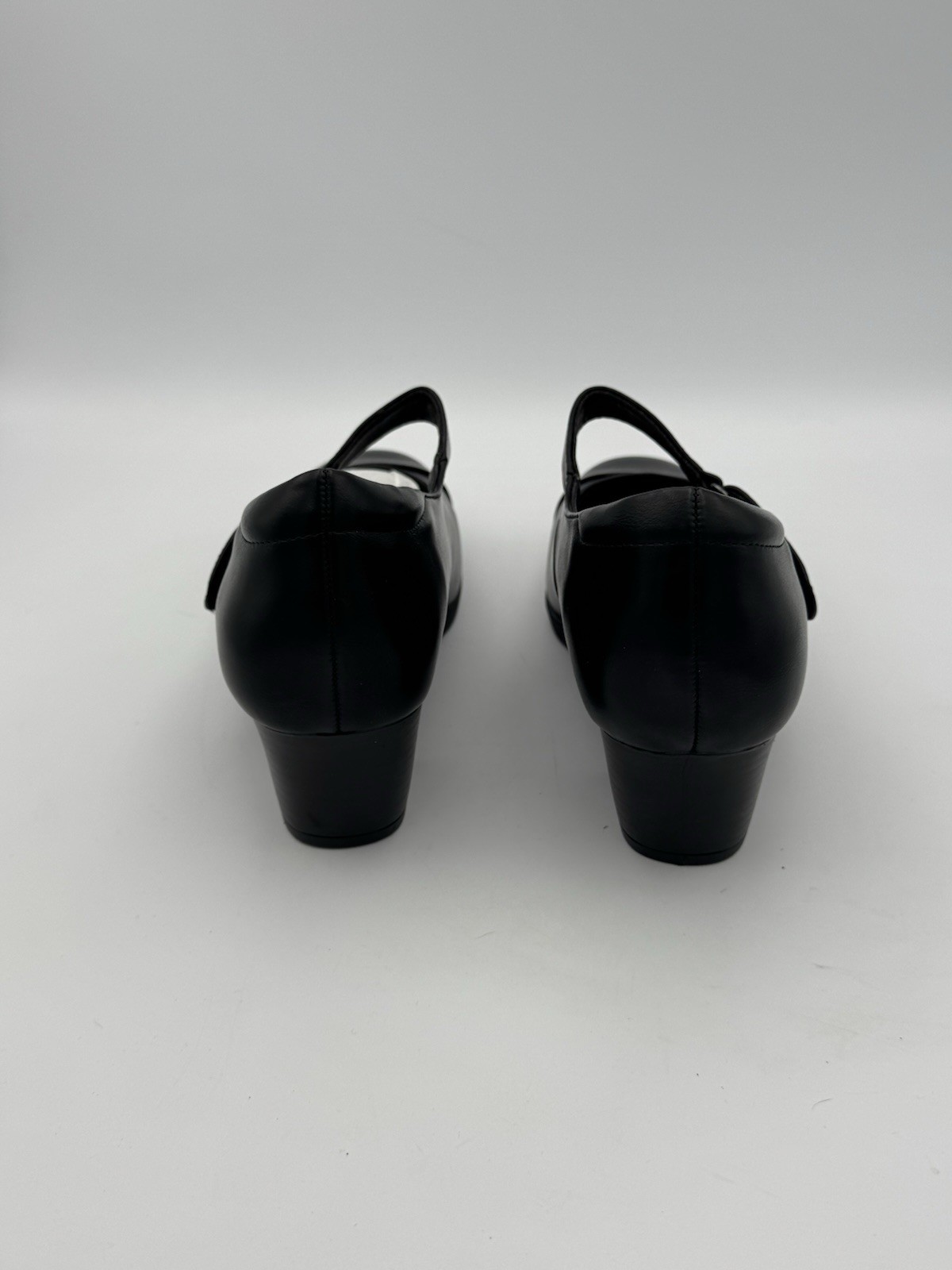 Burudani Black Leather Mary Jane Block Heel Shoes Women’s 7.5 US 38.5 EU w/ Box
