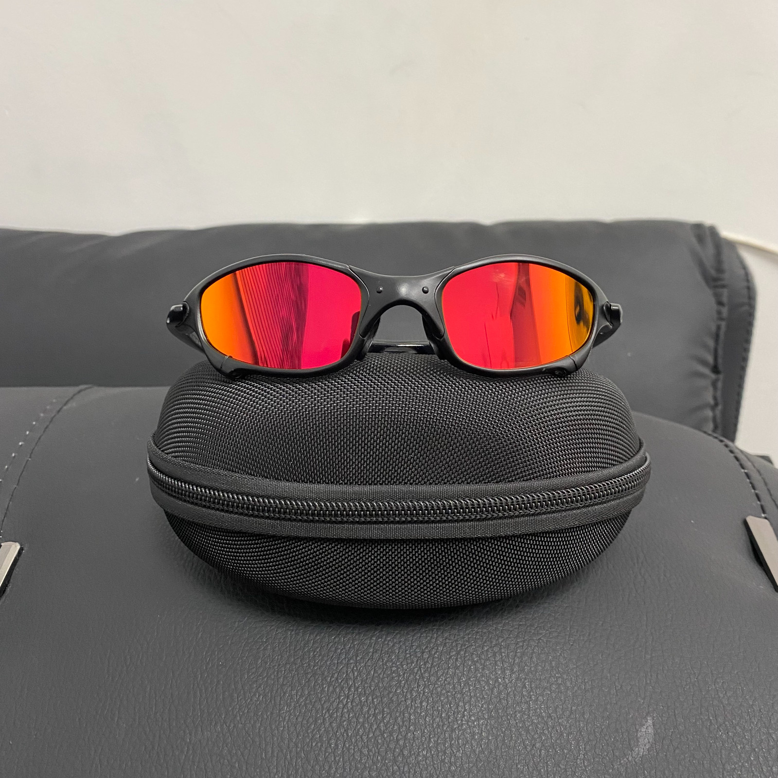 Oakley Juliet 1.0 X-Metal Polarized Sunglasses Red Lens Black Frames Vintage