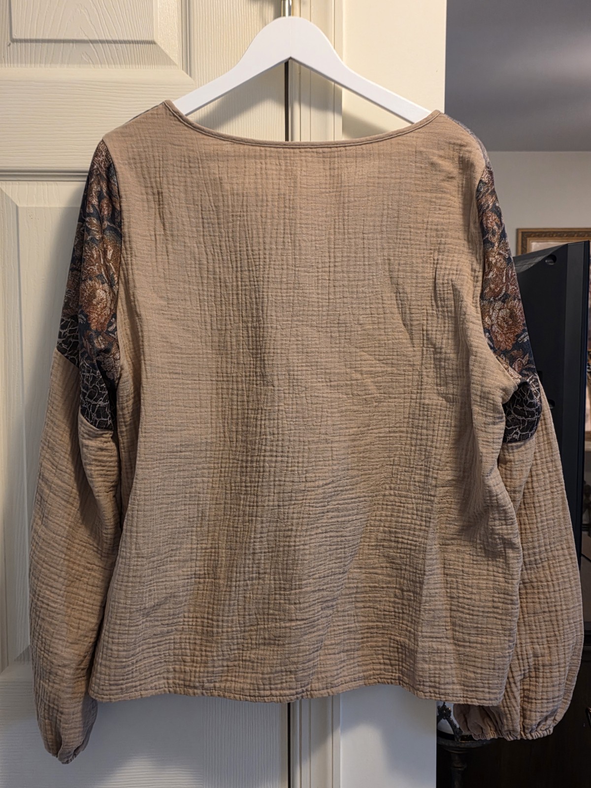 Women’s Bohemian Blouse Patchwork-Like Natural Colors 44″ bust 24″ Dwn Bk NWOT