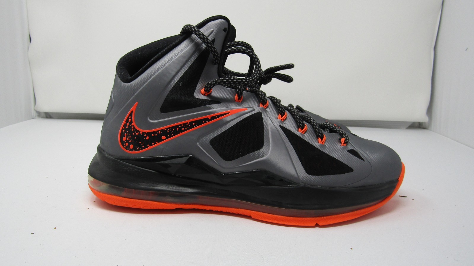 Nike LeBron X 10 Lava Charcoal Total Orange Men’s Size 9.5 541100-002 Diamond