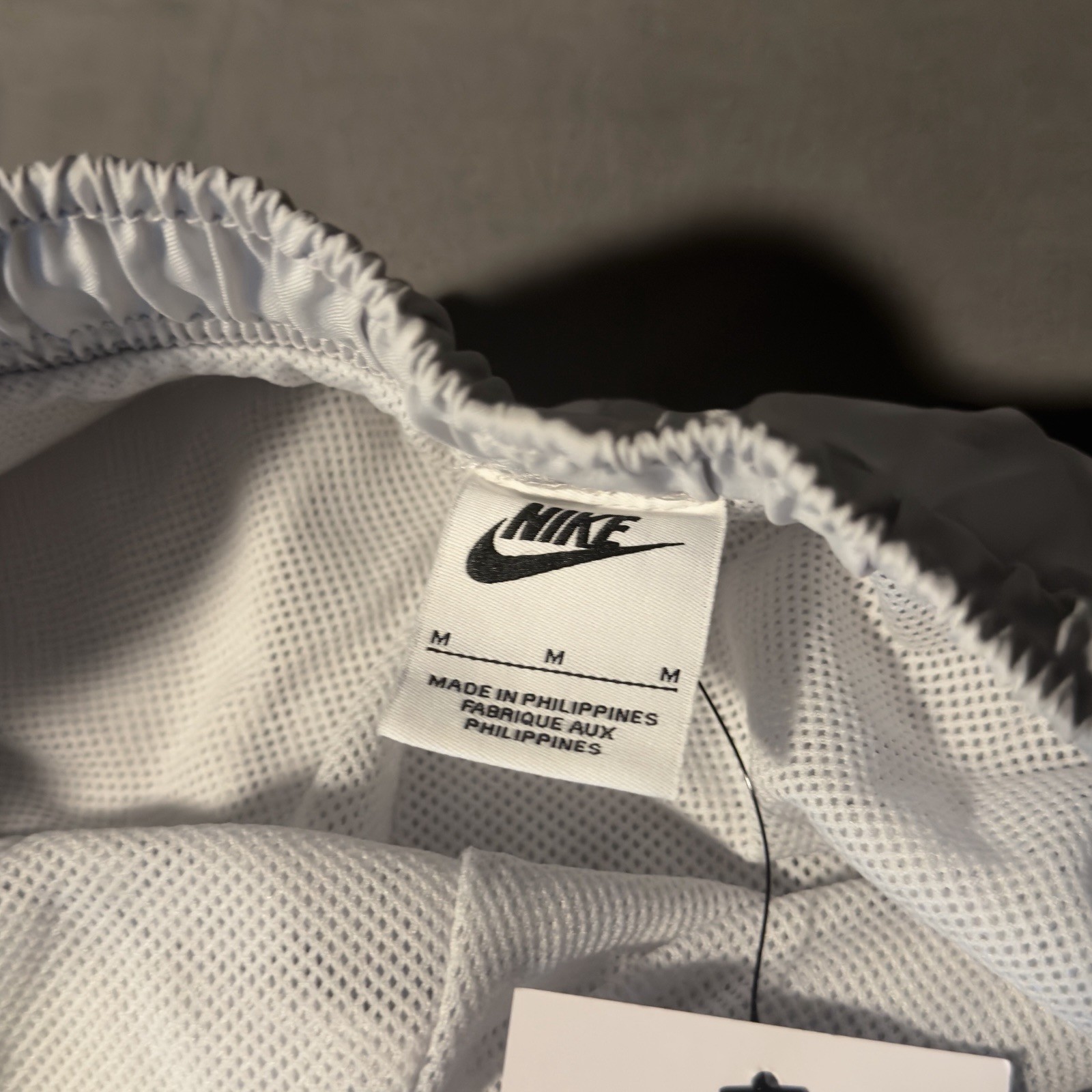 Nike Men’s Club Woven Flow Shorts Athletic Photon Dust White Size Medium New