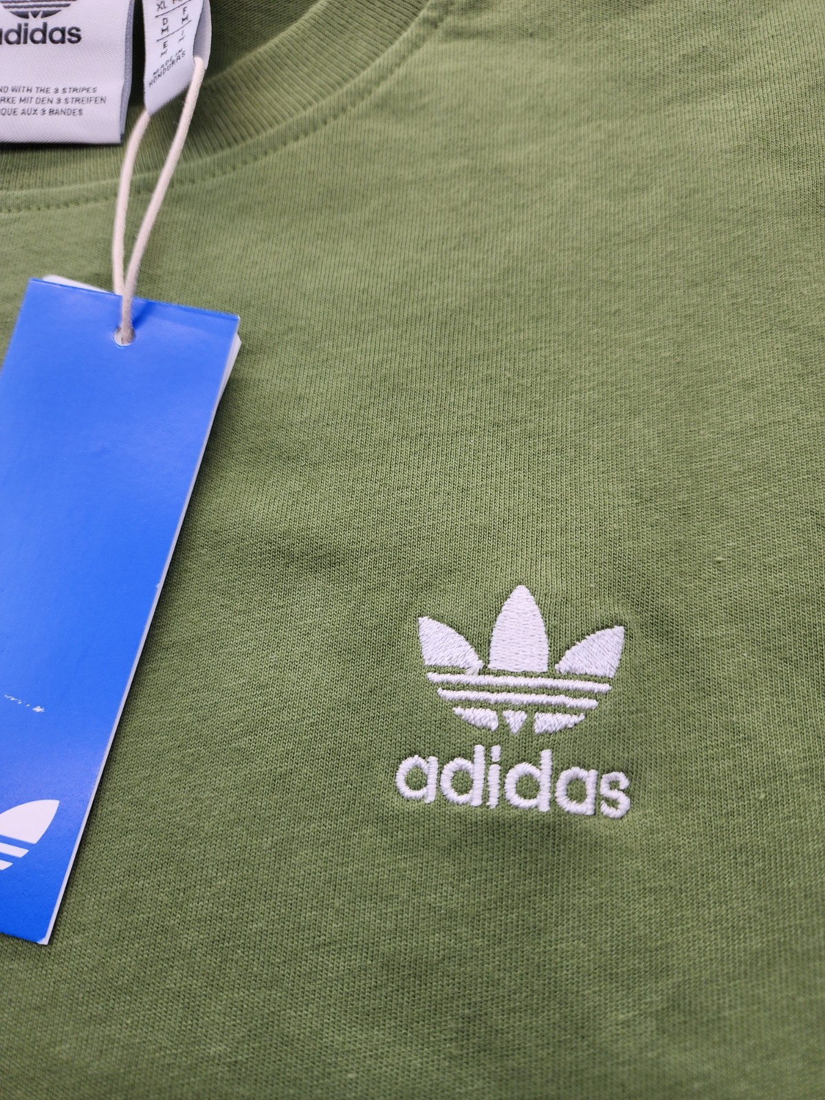 New Men’s Adidas Trefoil Essentials Tee Shirt Size Medium Mens Tech Olive