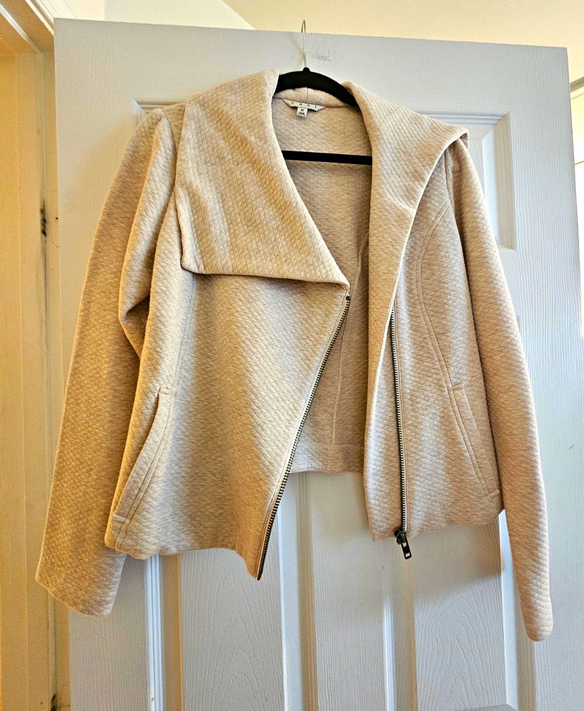 CAbi Women’s Beige Ryder Moto Biker Jacket Collared Quilted Zip Short Size M