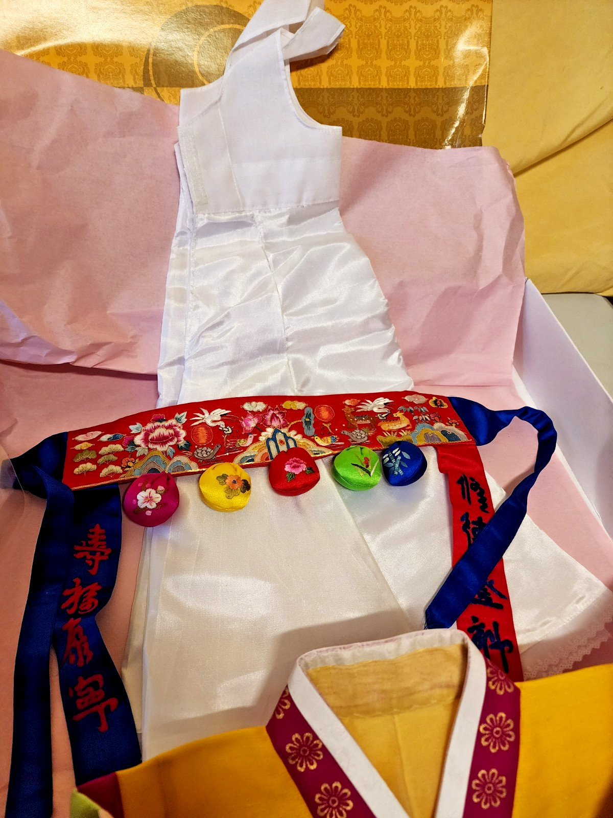 Traditional Korean Hanbok Child’s 3-4 years W/ Shoes 7 piece