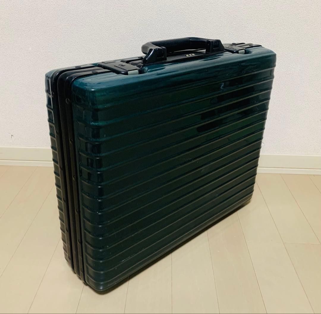 Rimowa attaché case, green
