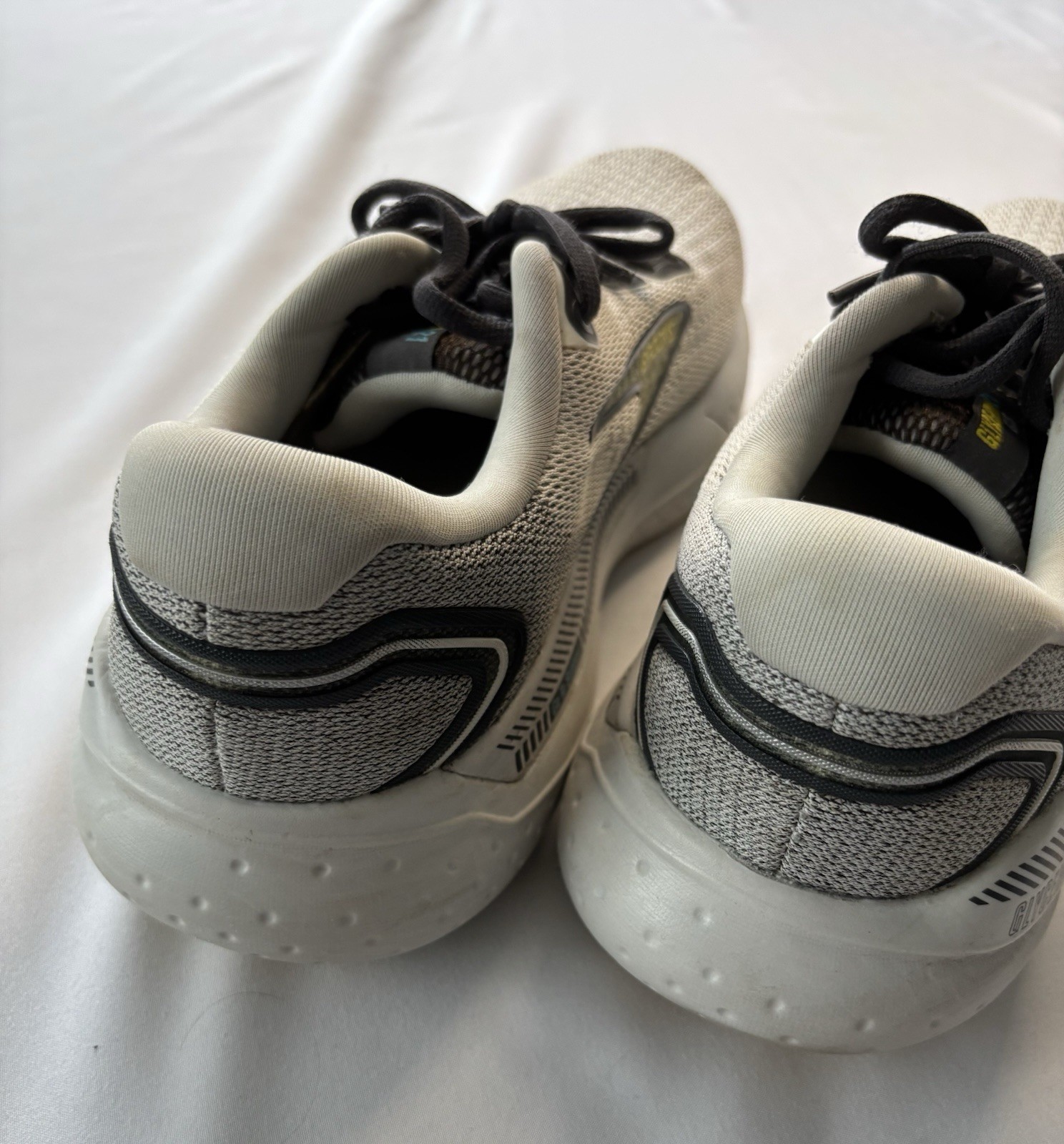 Brooks Running Shoes Men’s Glycerin GTS 21 Coconut Forged Iron Yellow Size 9
