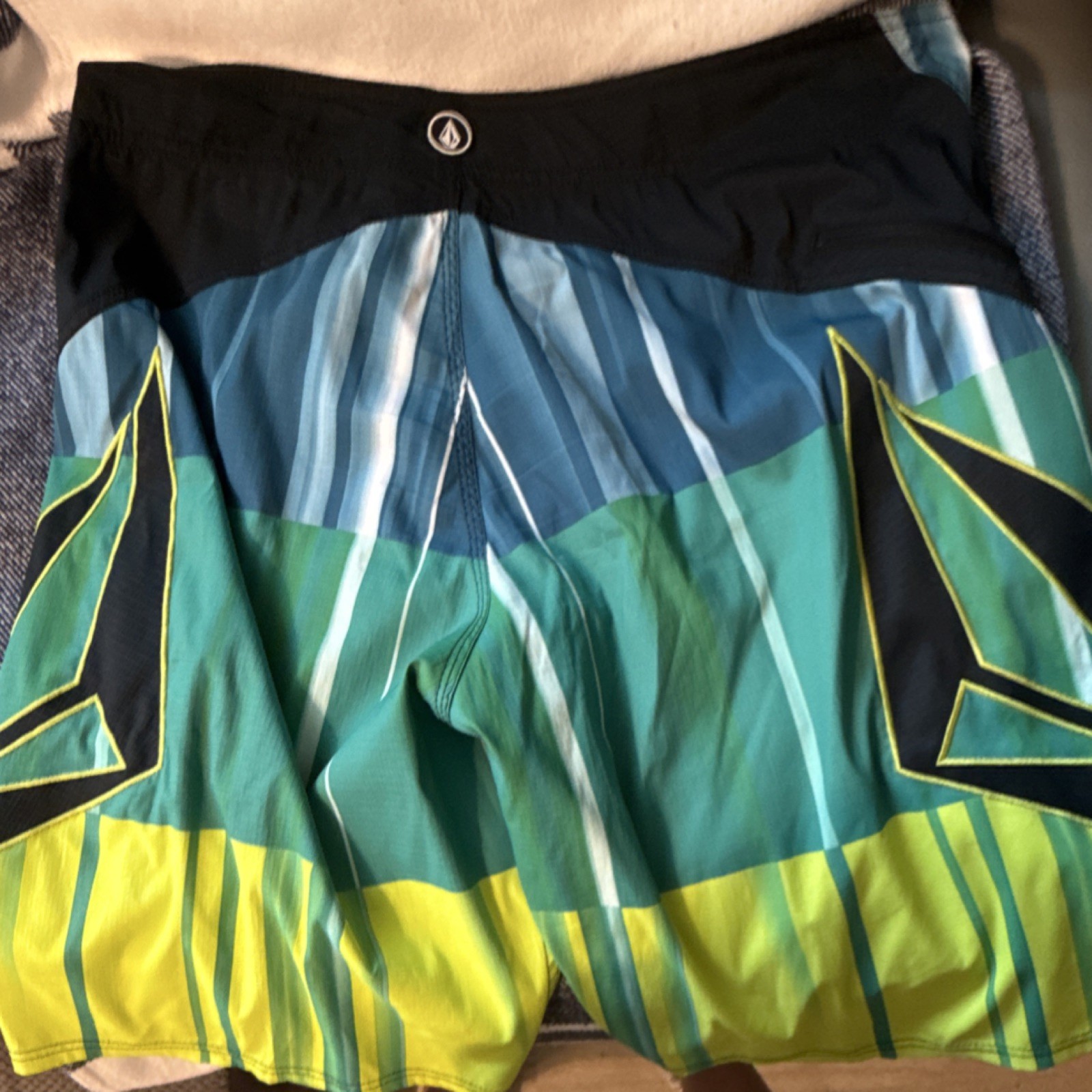 Volcom Men’s Striped Board Shorts Size 36 Blue Green Yellow Black Drawstring