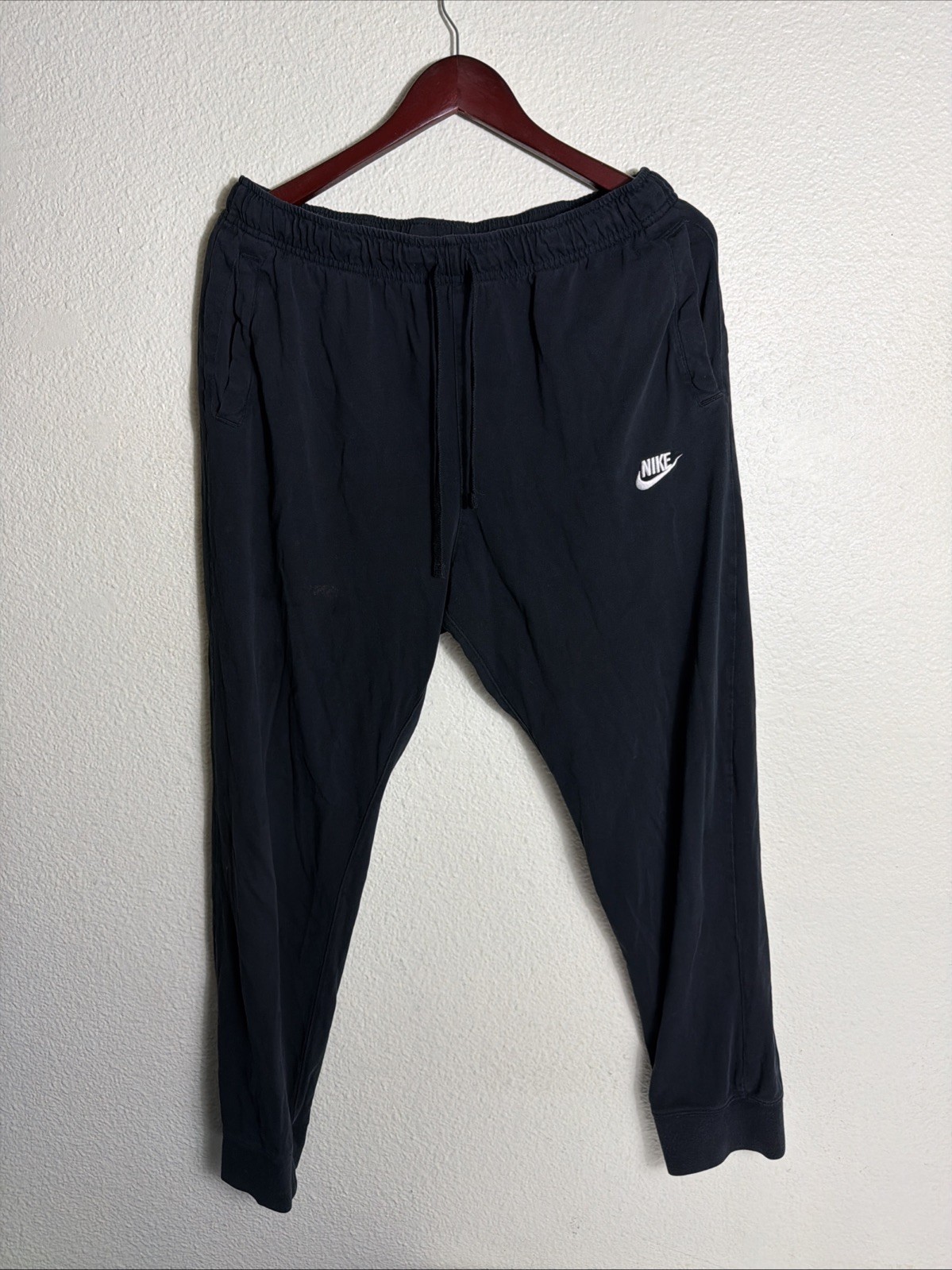 Nike Sportwear Club Tapered Black Men’s XL Sweatpants BV2762-010 32×28 Stain