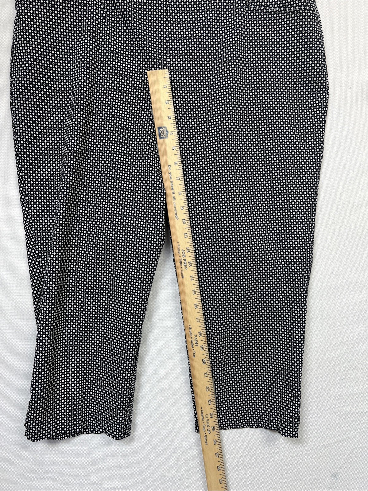 Dalia Size 20W Black Capris