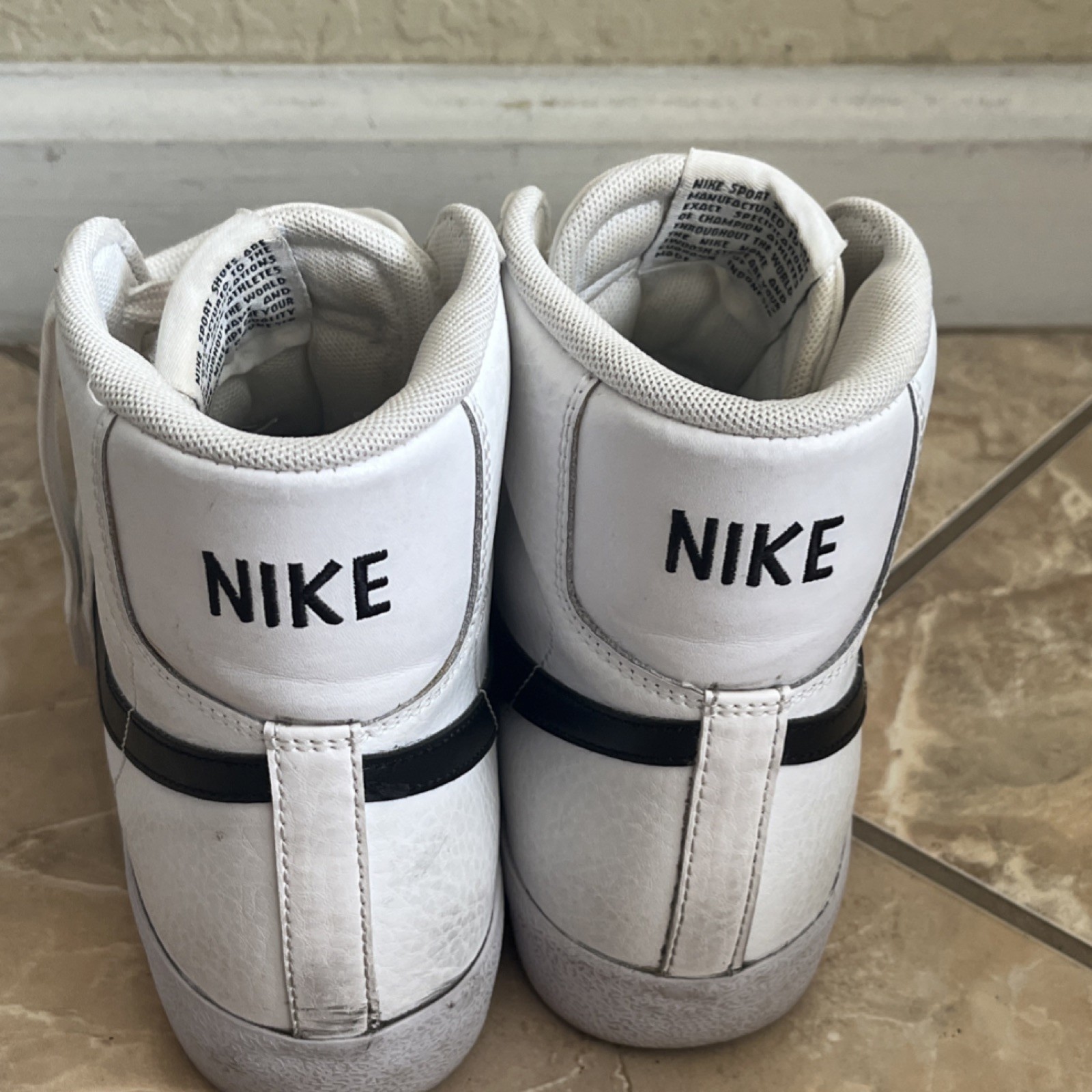 Nike Blazer Mid White Black High Top Unisex Athletic Basketball Sneakers