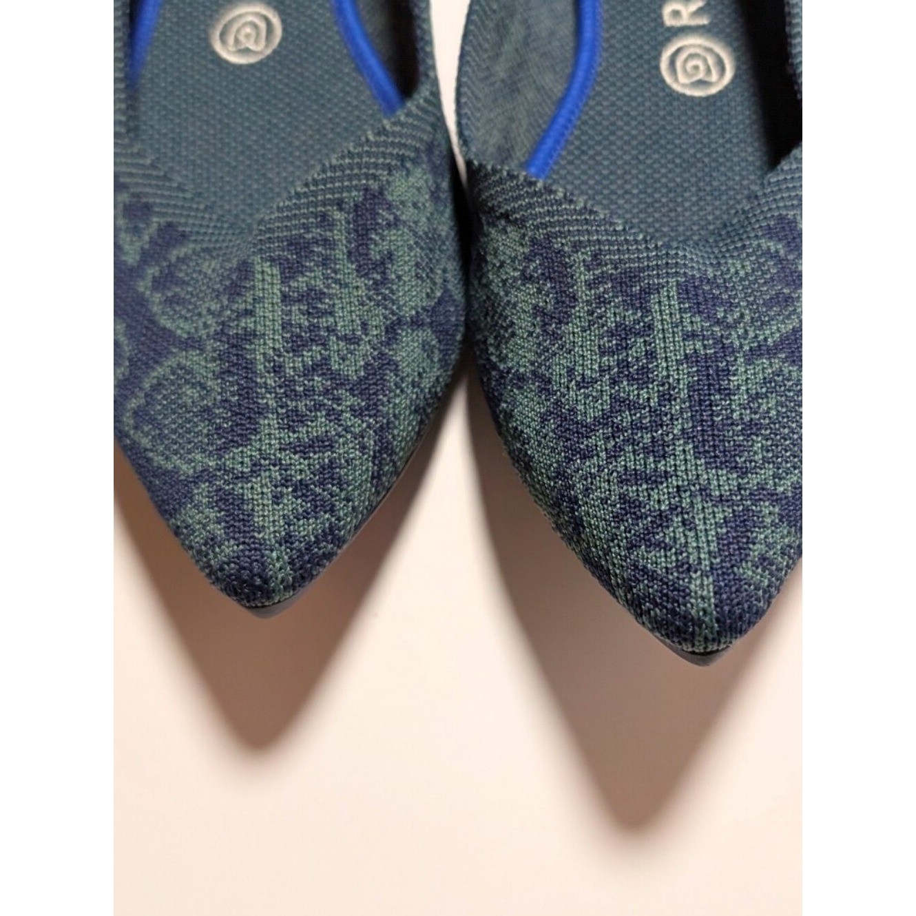 Rothy’s Pointed Knit Flats in Navy and Green Jacquard 9.5 Snake Print