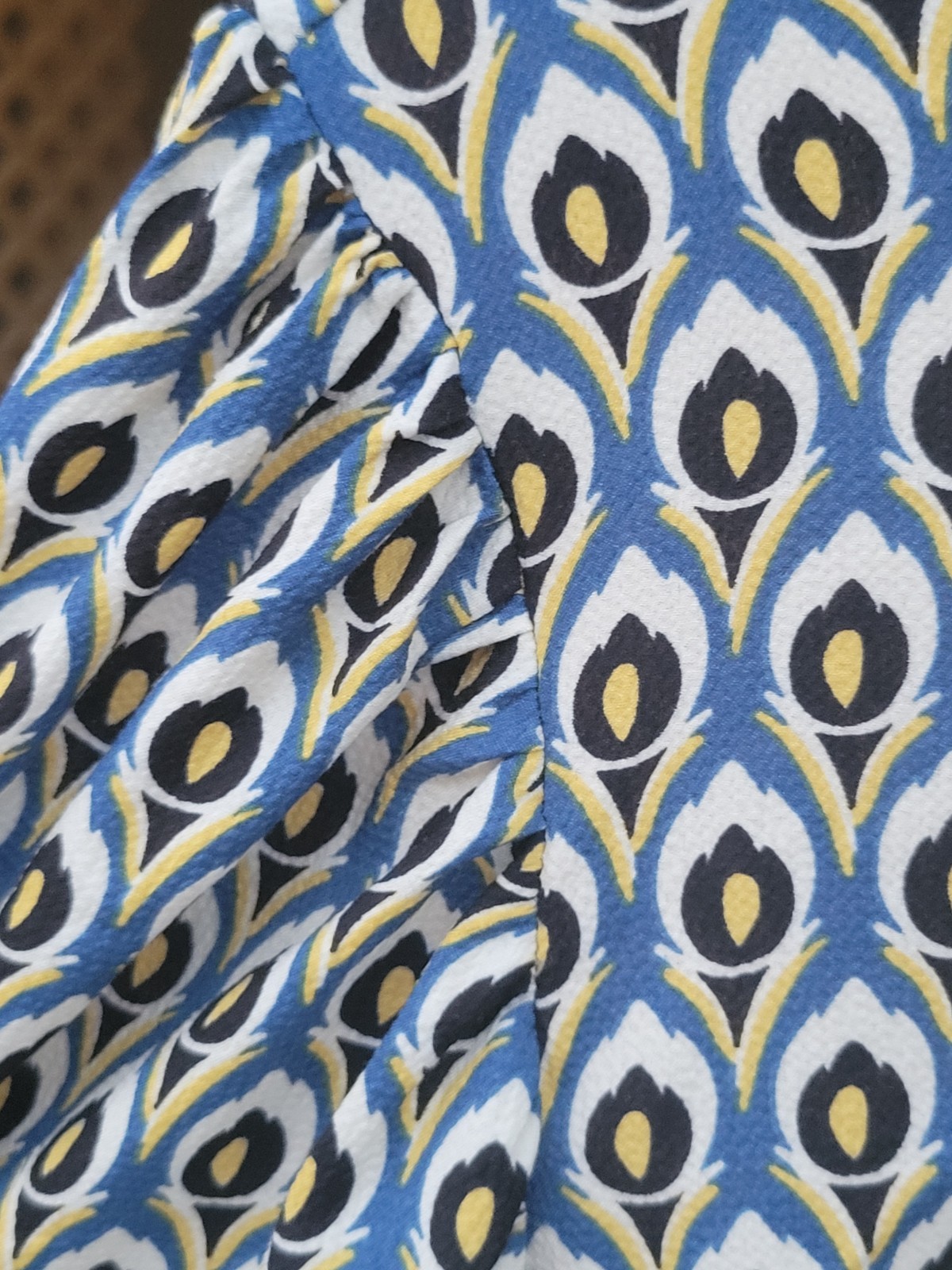 Cupcakes And Cashmere High Neck Peacock Feather Print Blouse Size L Balloon…
