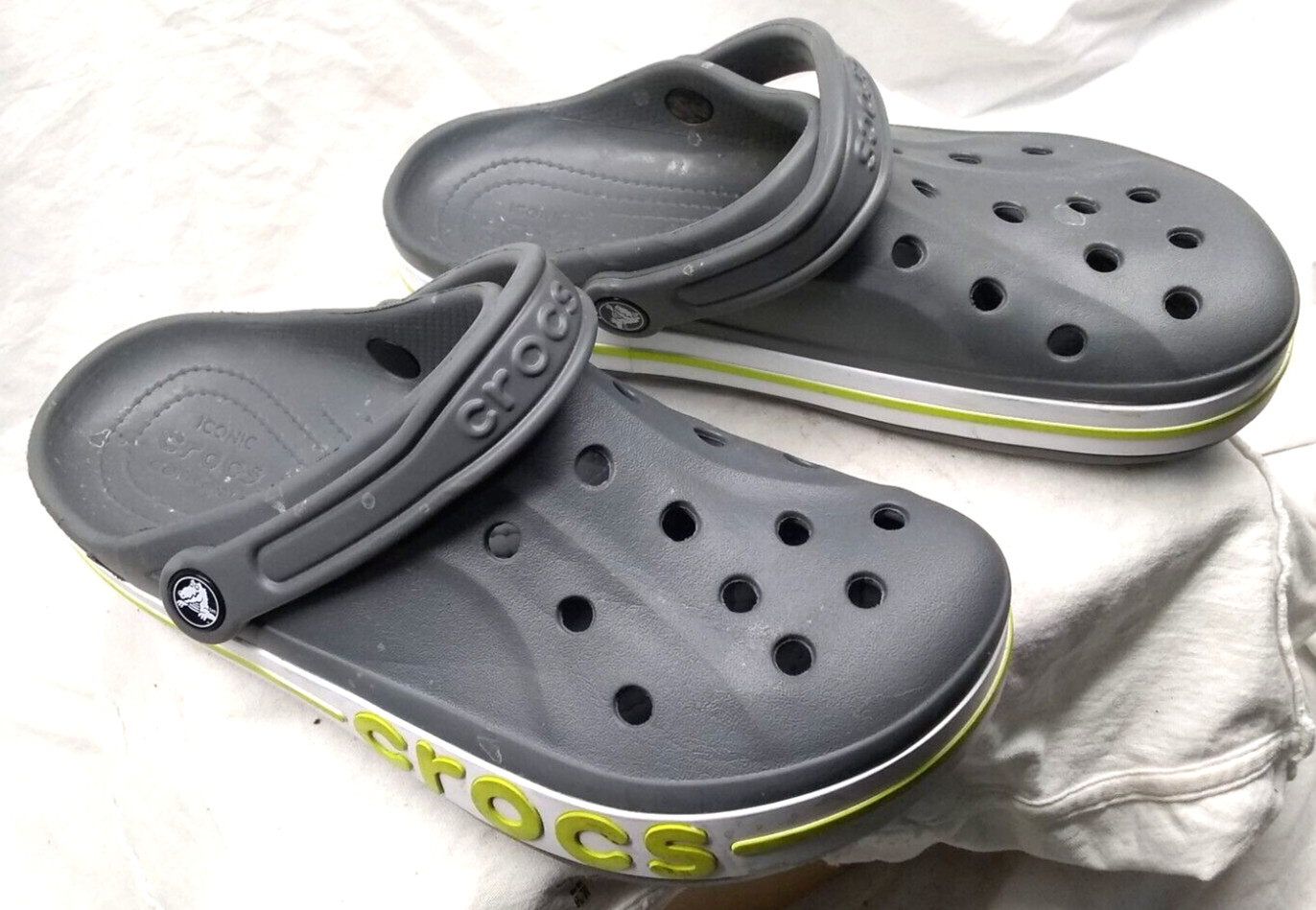 Crocs Women Men Clog Grey Bayaband Sandals Green Accent W10 M8 Great Condition
