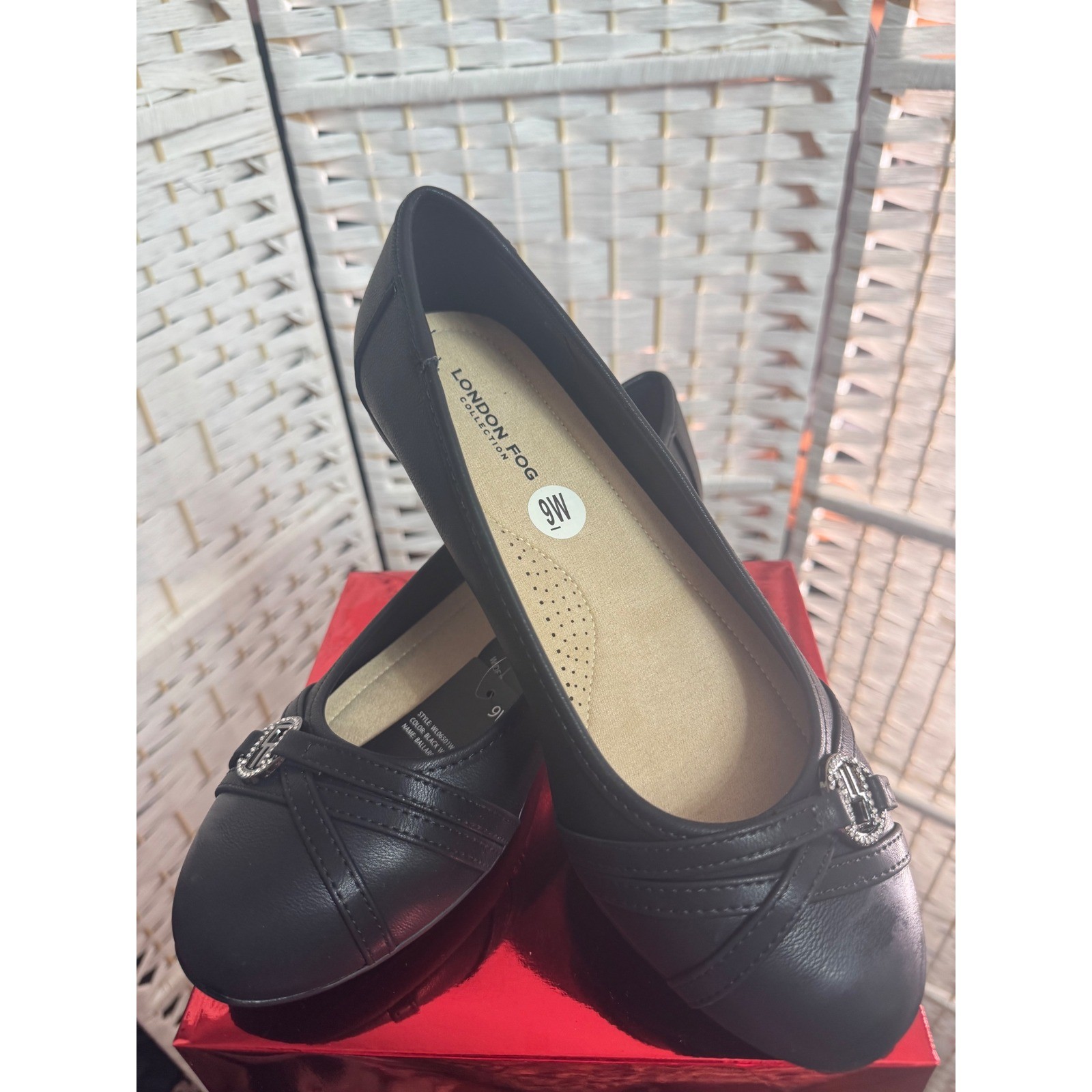 London Fog Wide Width Black Comfort Flats Rhinestone Accent Size 9W