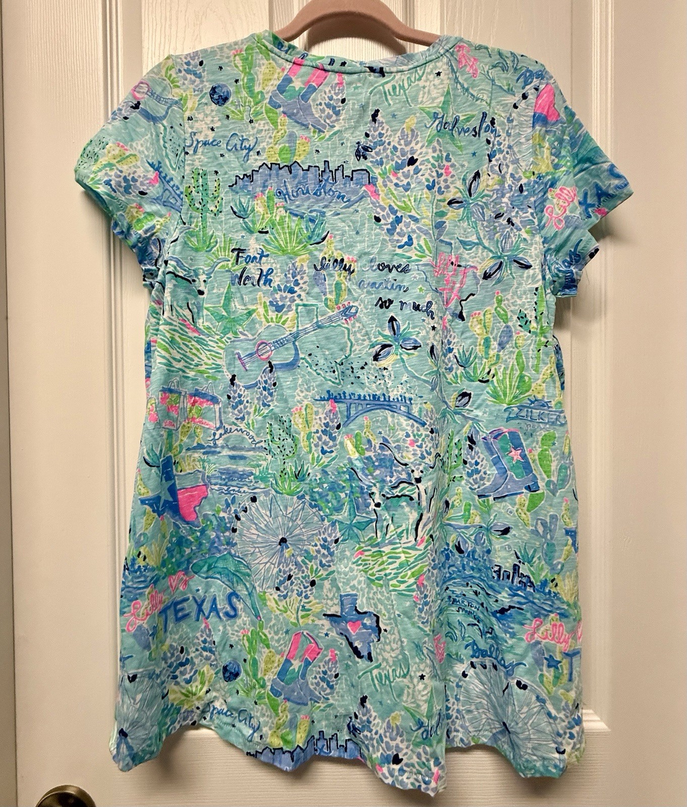 NWOT Lilly Pulitzer Etta V Neck Top L Lilly Loves Texas Destination Print
