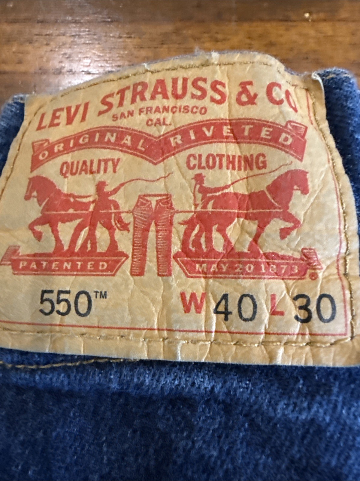 Levi’s 550 Jeans 40” x 30” Dark Wash Excellent Used Condition
