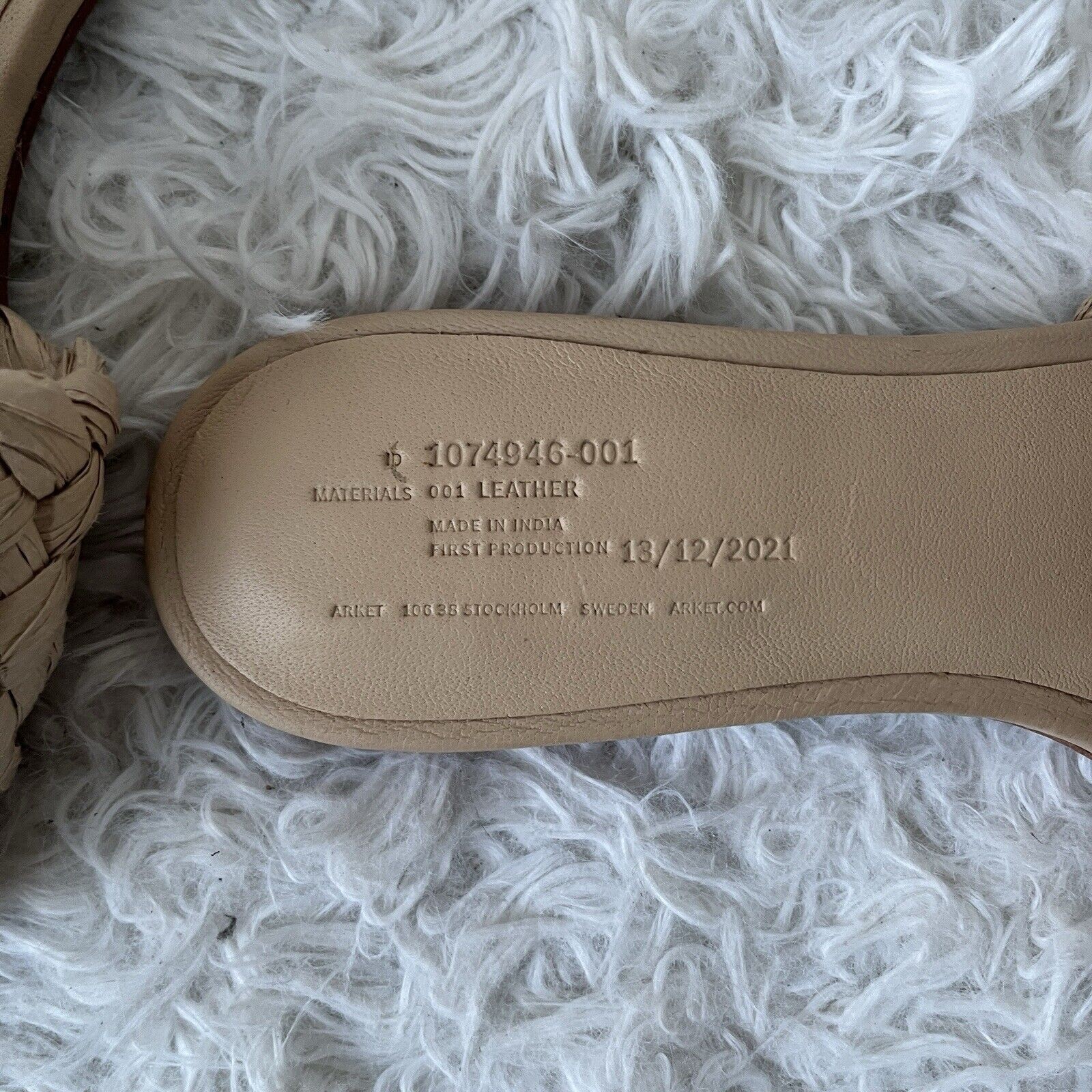 Arket Braided Straw Slides Sandals Size US 9.5 square shape toe leather insoles.
