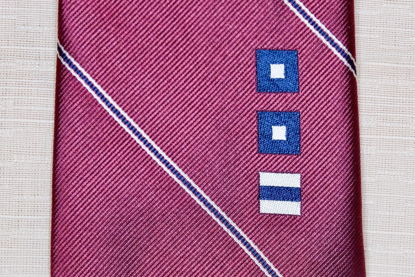 Custom Made Friedin Co Silk Necktie Red Stripe Geometric Motif 3.25″ x 55.5″