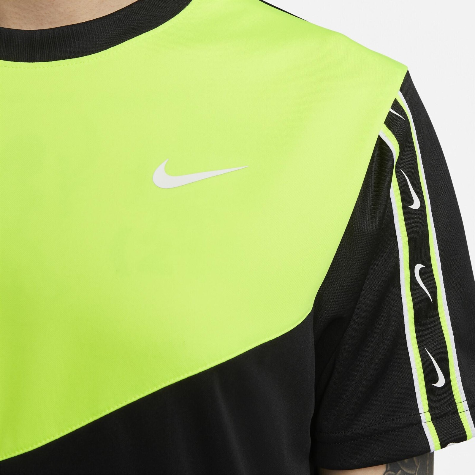 Nike Men’s Sportswear Jersey Active Short Sleeve Graphic Top DX2301-013 Medium