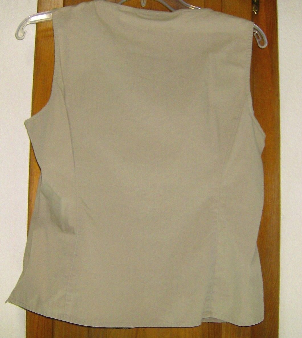 AXCESS Very Cute Tan Sleeveless V-neck Top With Zipper on the Side – Size 8