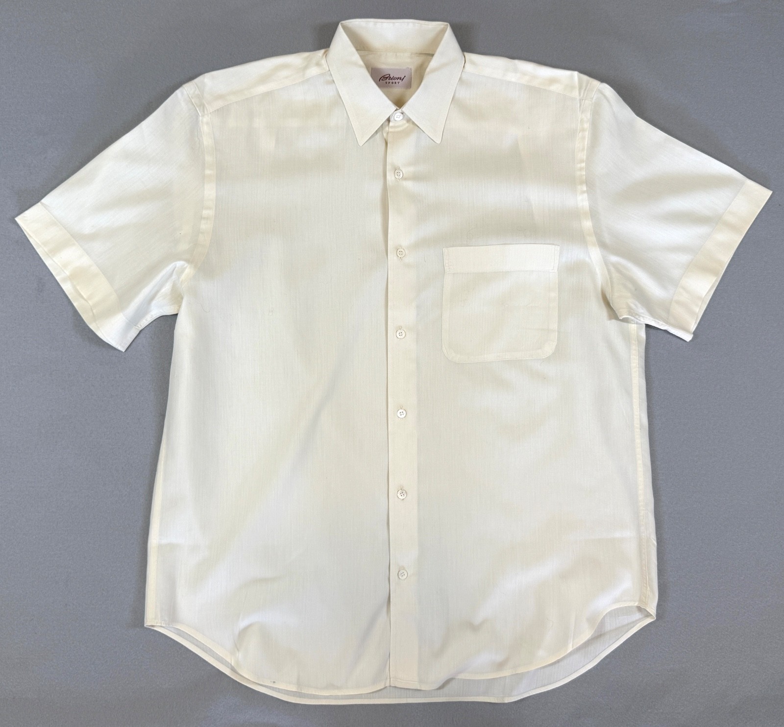 Brioni Sport Shirt, Off White S/S Cotton Button Down Shirt Made in Italy Size M