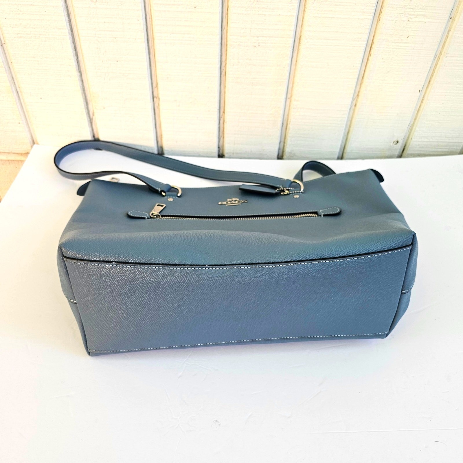 Coach Gallery Tote Blue Cross grain Leather Shoulder Bag Purse F79608