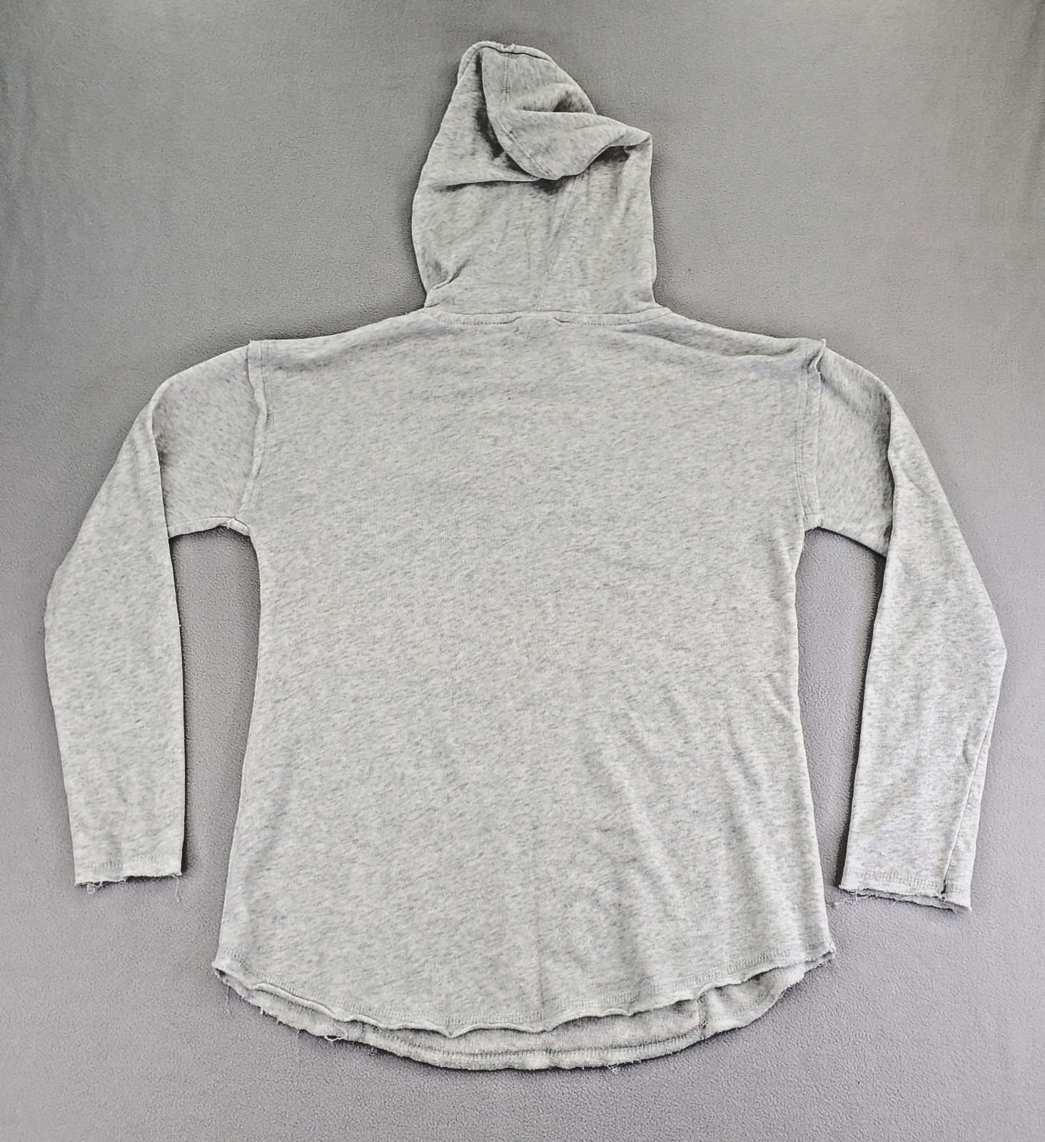 Buc ees Hoodie Womens M Light Gray Camo Logo V Neck Raw Edge Distressed Bucees